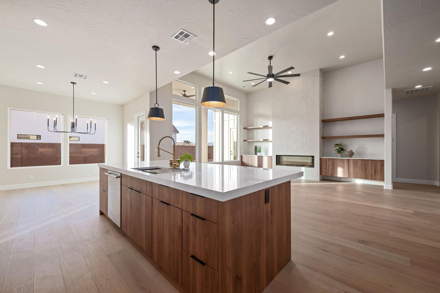 LAKESIDE STUCKI FARMS - Residential