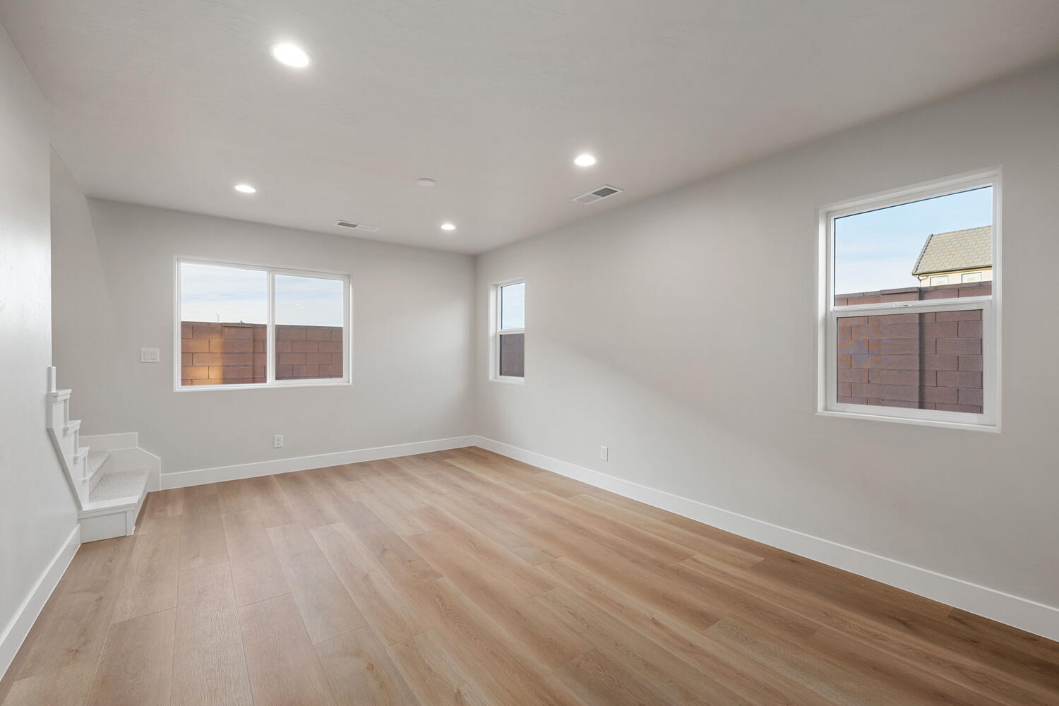 LAKESIDE STUCKI FARMS - Residential