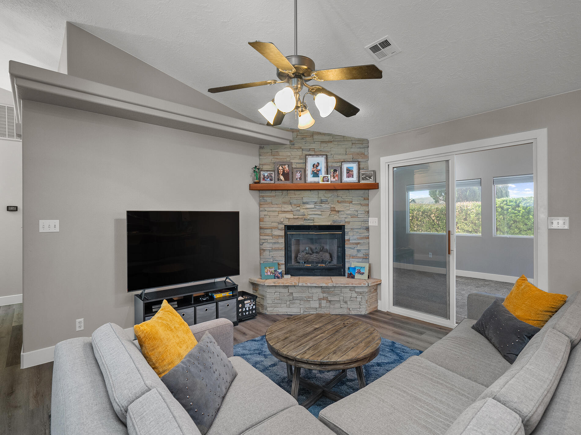 SPRING HILL ESTATES - Residential