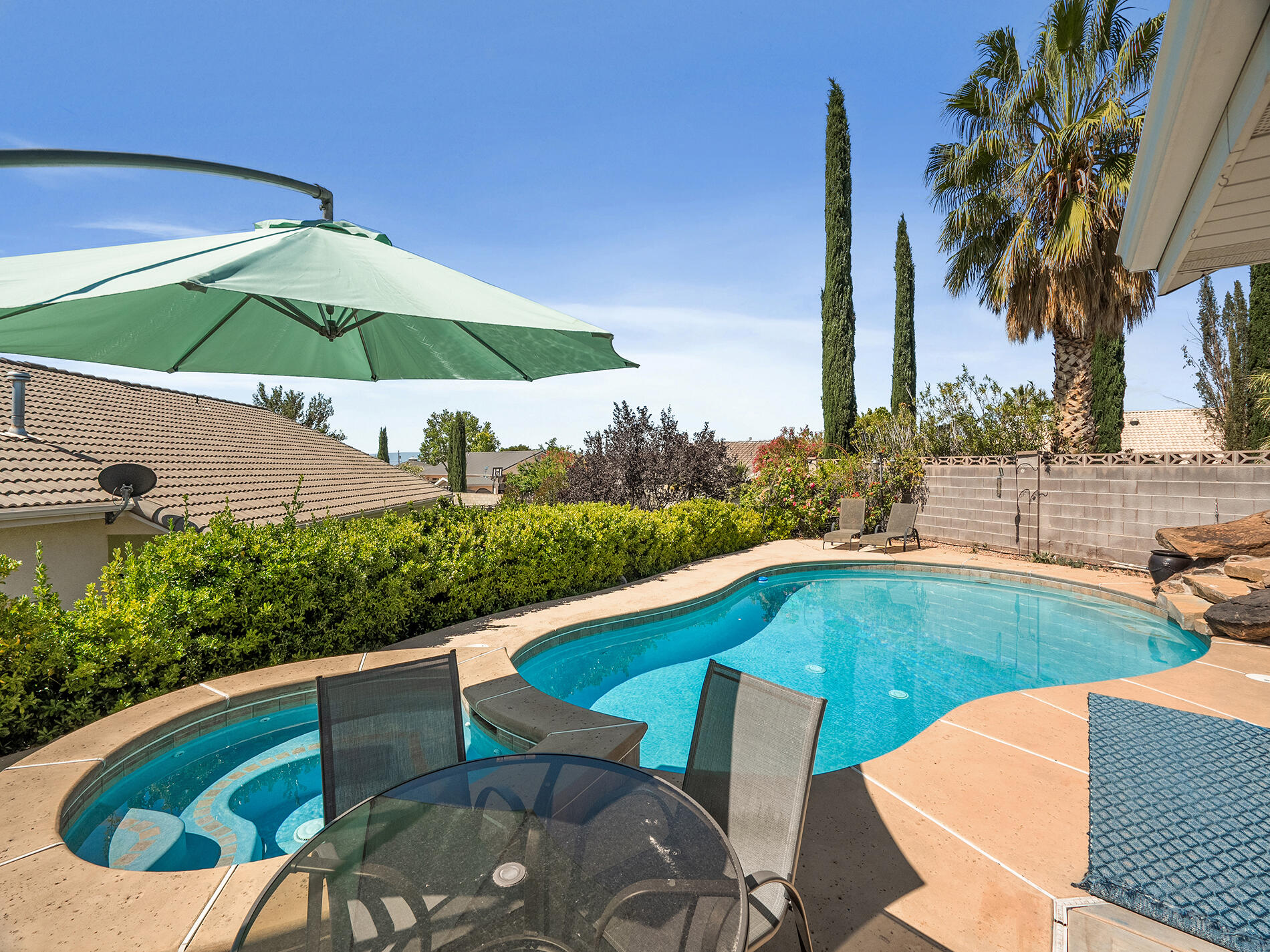 SPRING HILL ESTATES - Residential