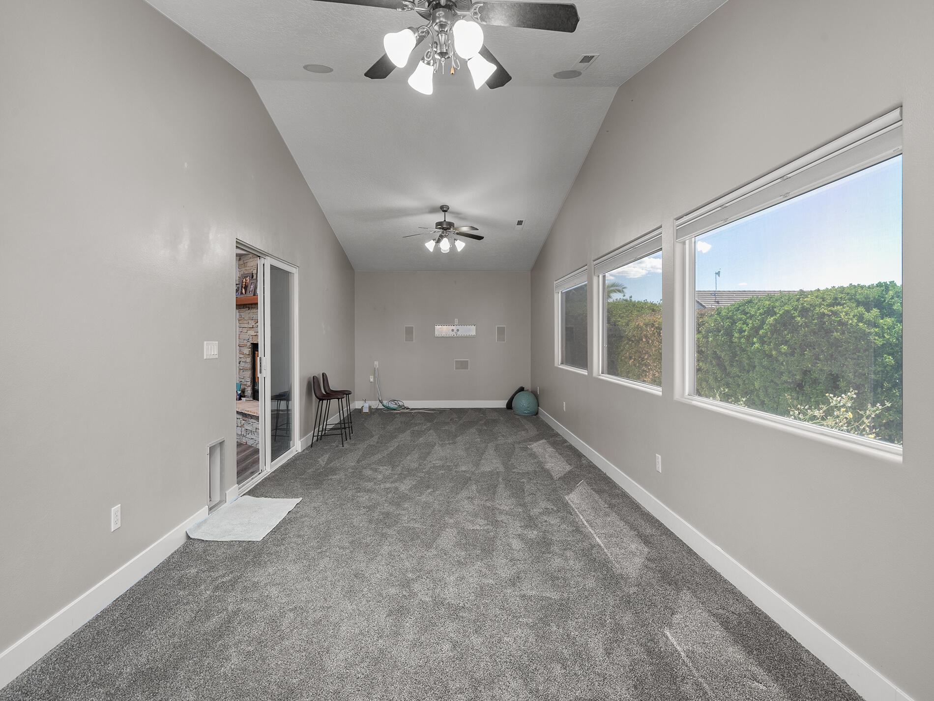 SPRING HILL ESTATES - Residential