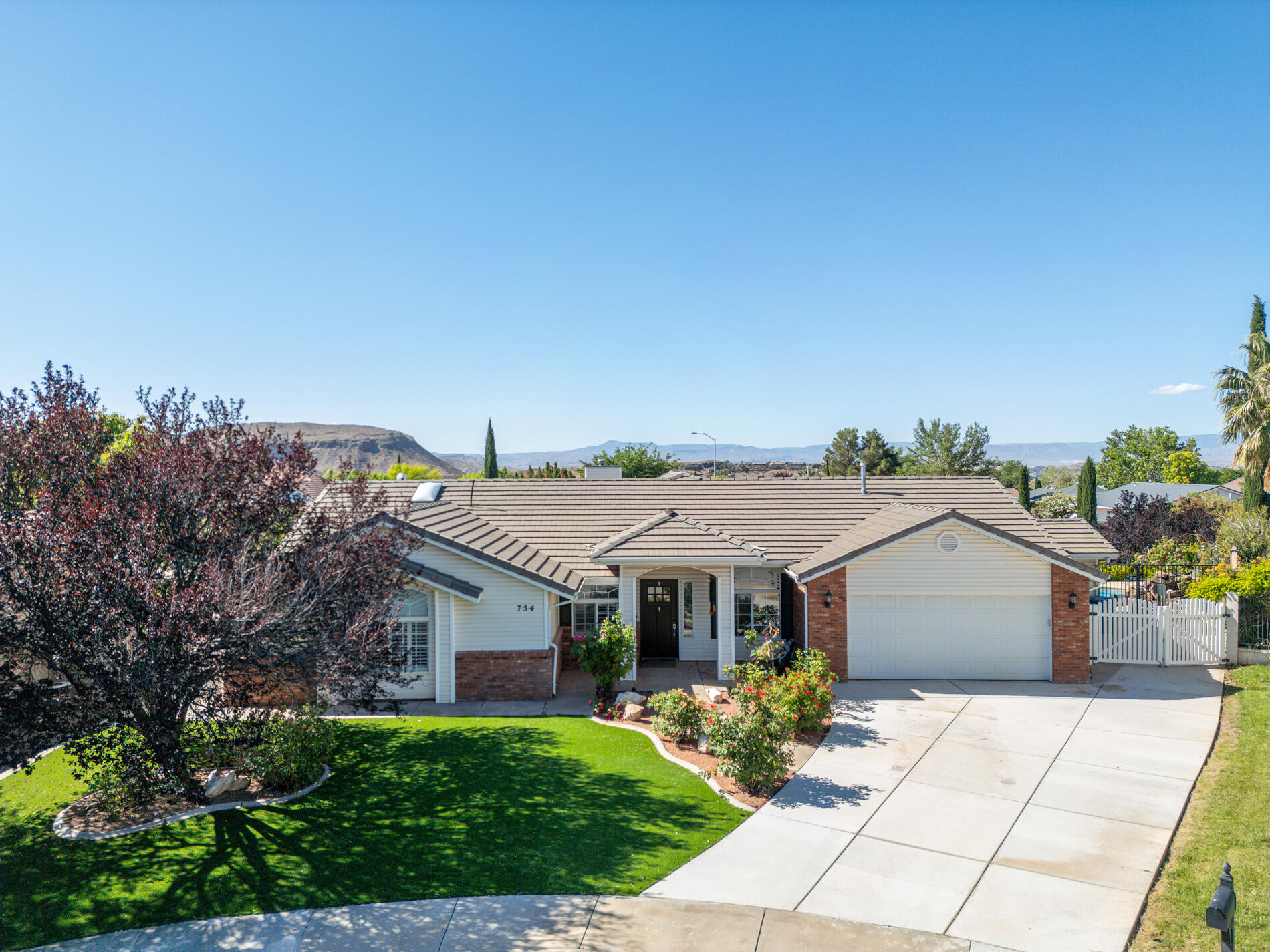 SPRING HILL ESTATES - Residential
