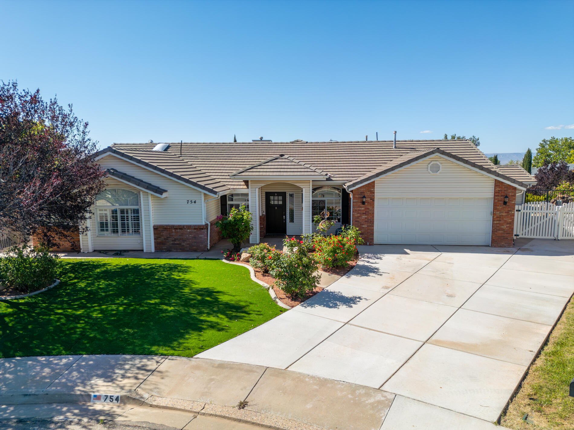 SPRING HILL ESTATES - Residential