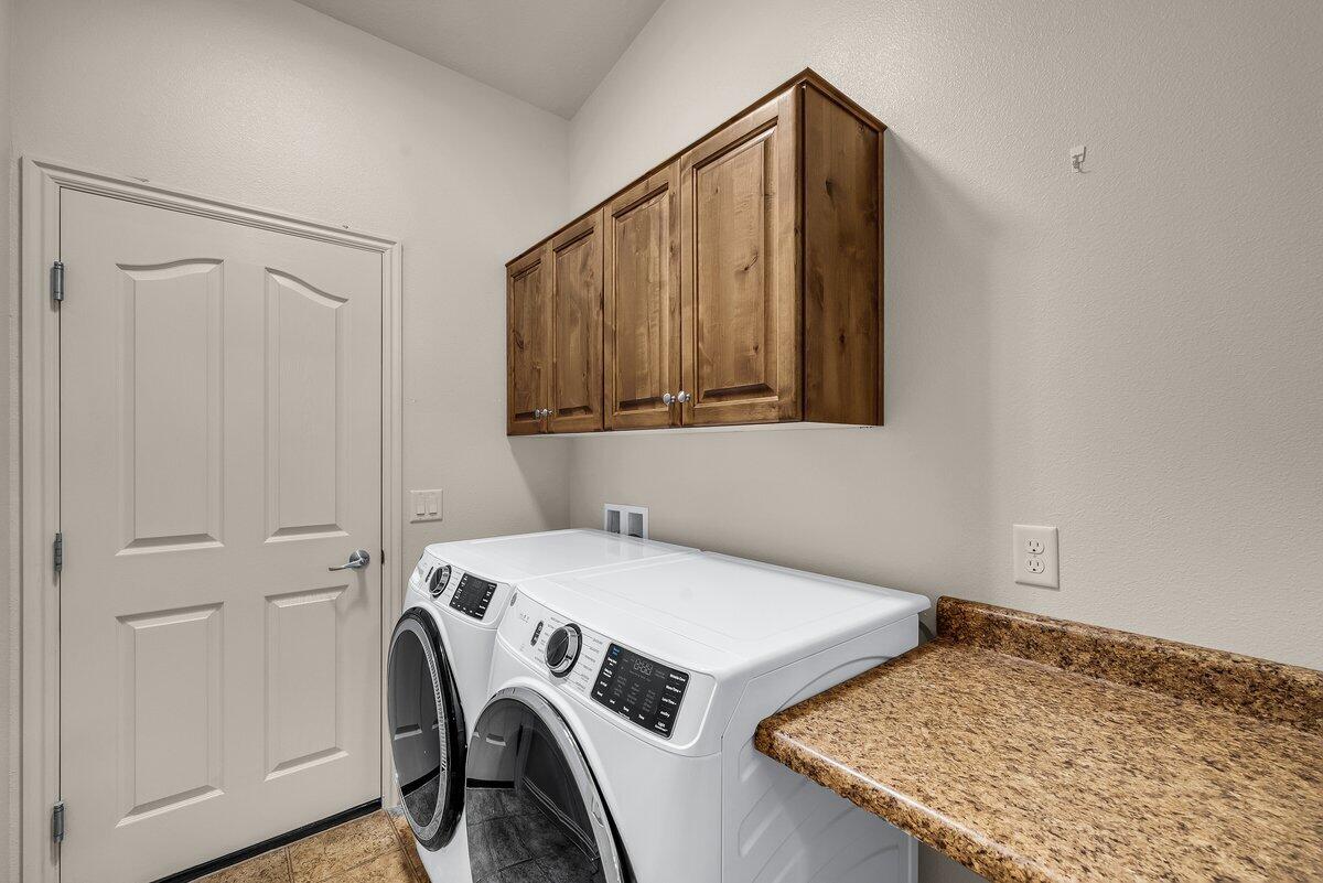 SUN CREST WEST - Residential