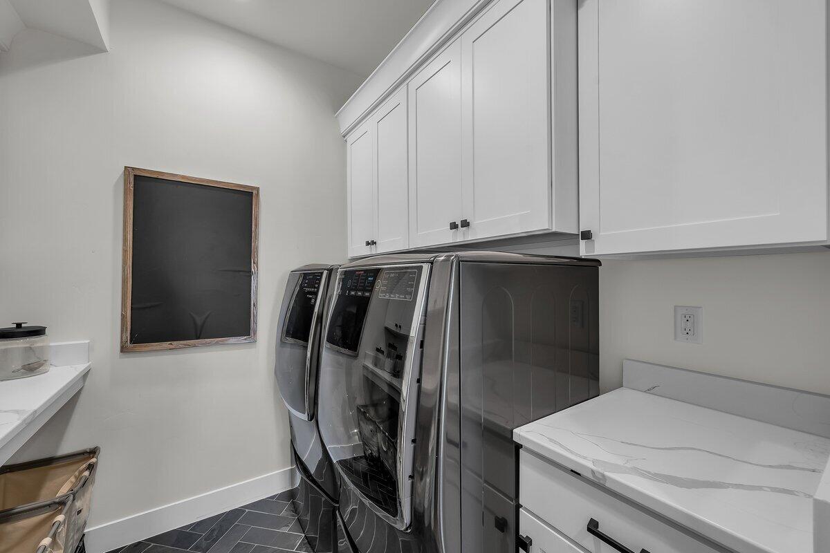 AUBURN HILLS - Residential