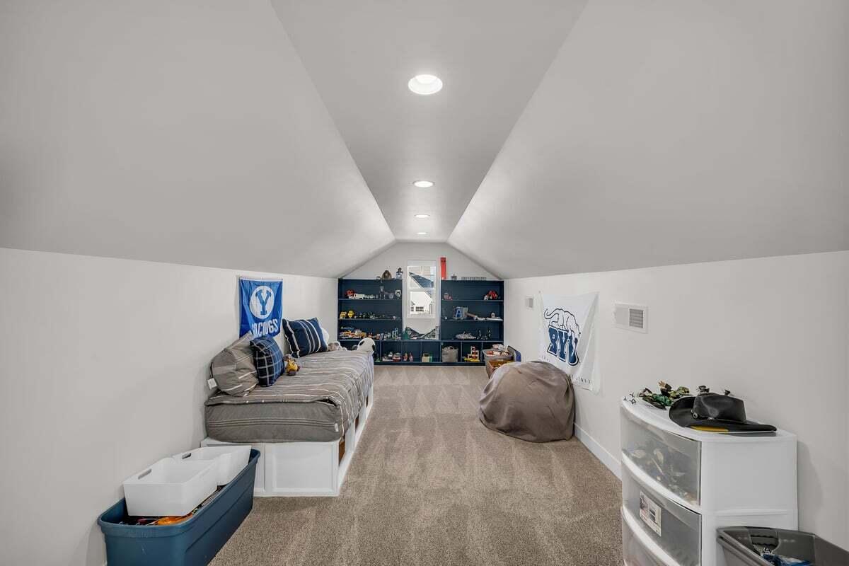 AUBURN HILLS - Residential