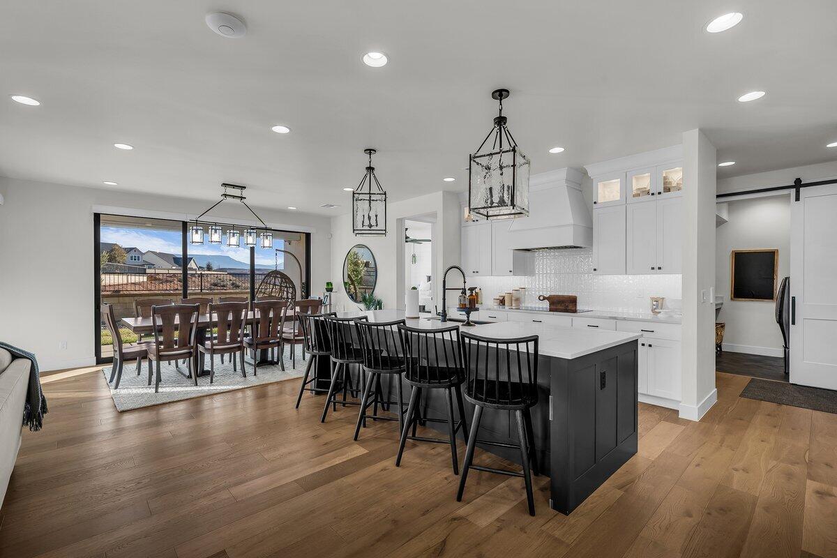 AUBURN HILLS - Residential