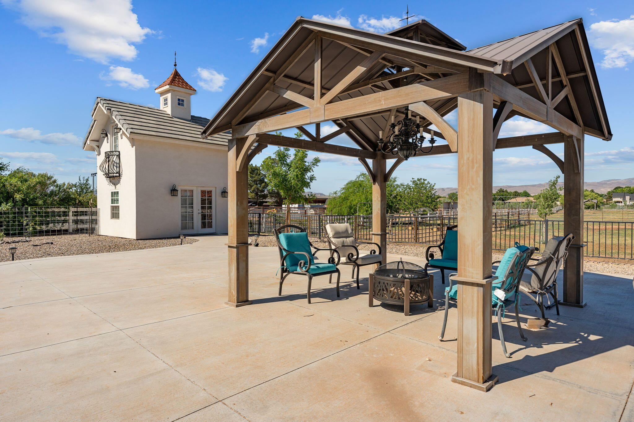 BLOOMINGTON RANCHES - Residential