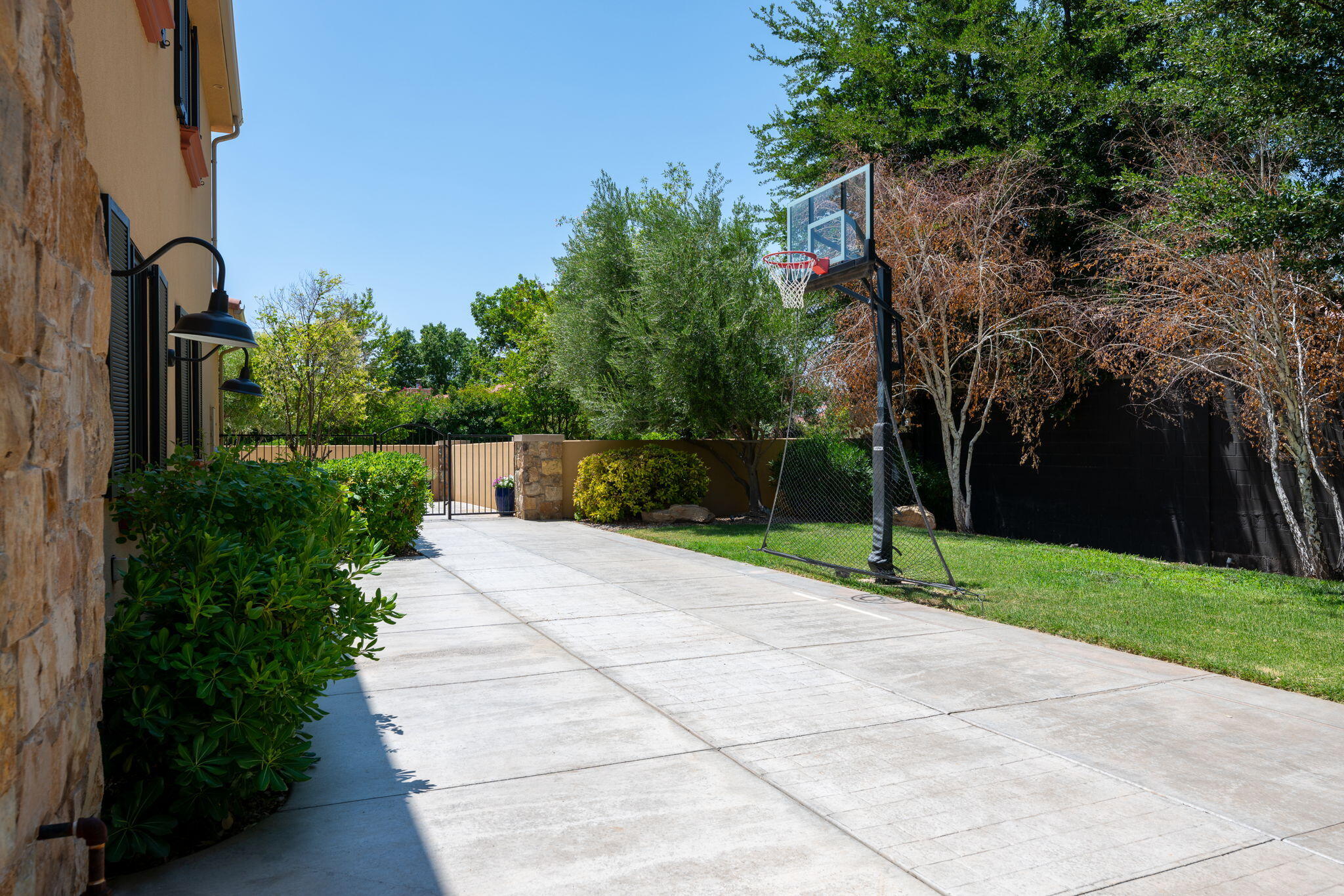 WOODS AT VALLEY VIEW - Residential