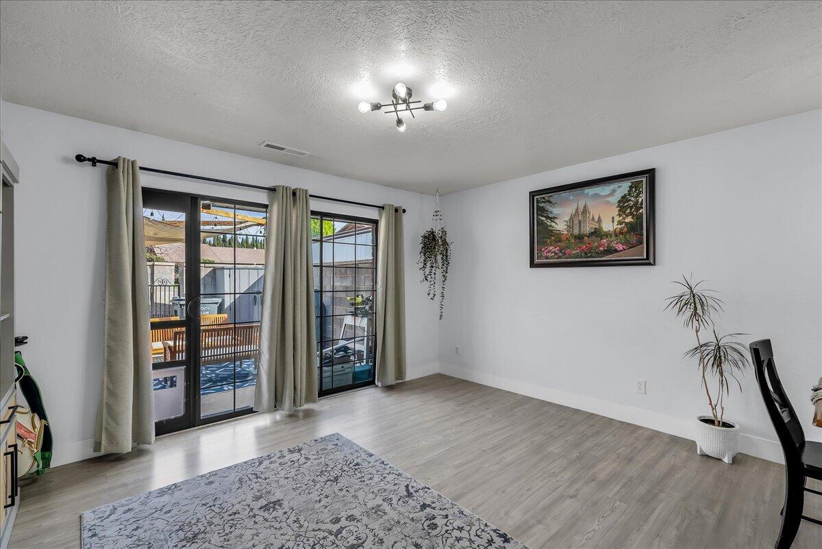 COTTONWOOD TOWNHOMES - Residential