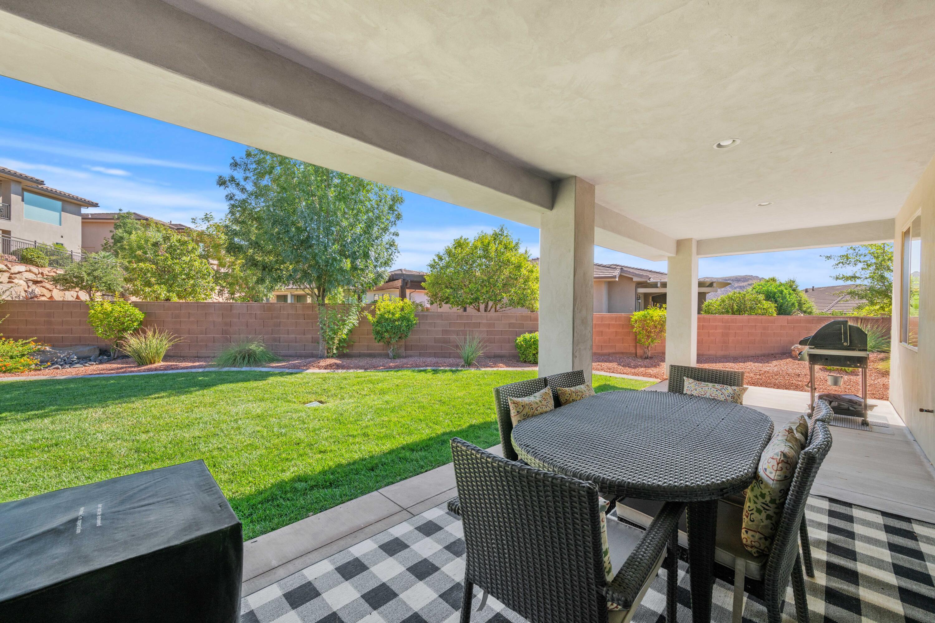 BELLA VISTA AT STONE MOUNTAIN - Residential