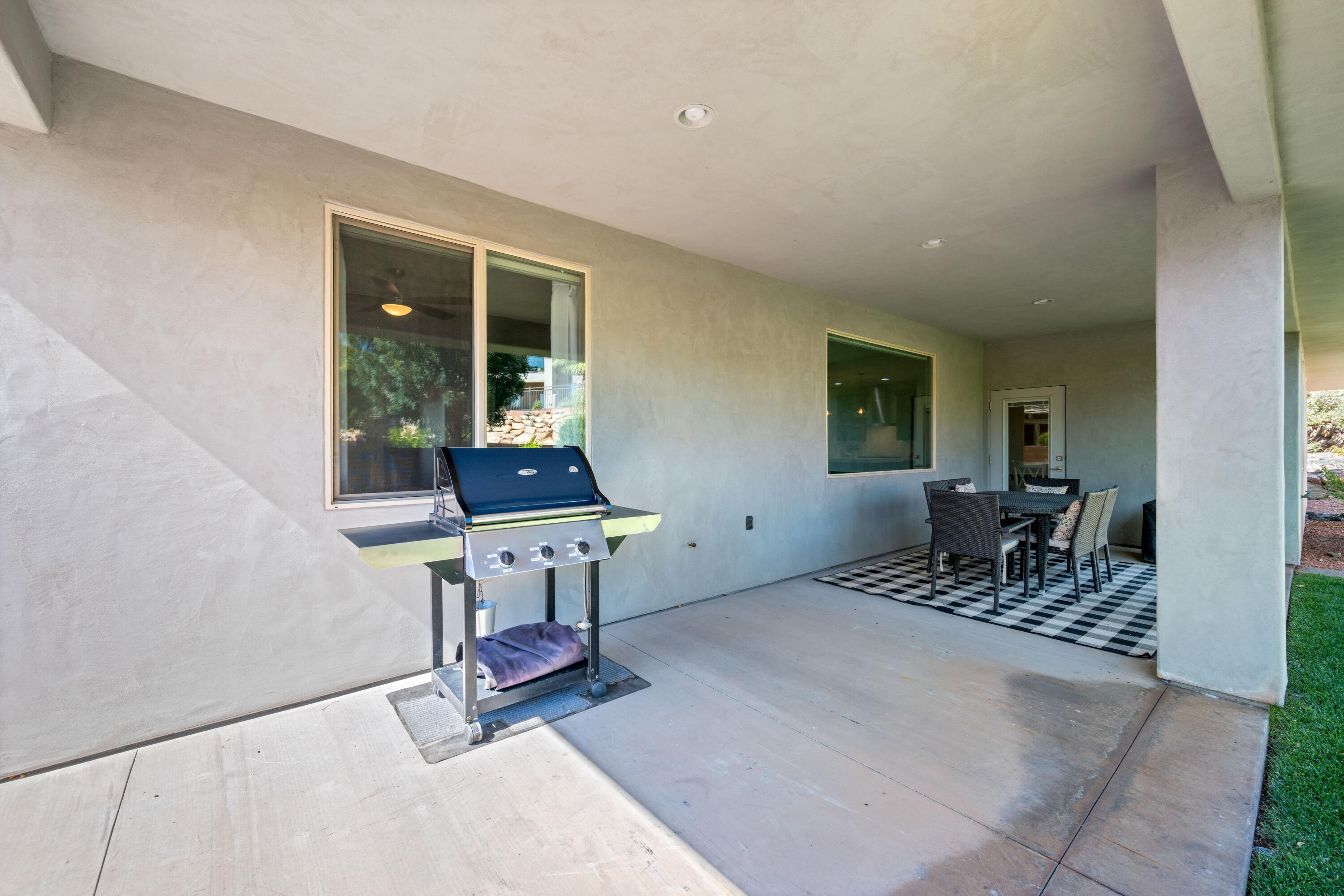 BELLA VISTA AT STONE MOUNTAIN - Residential