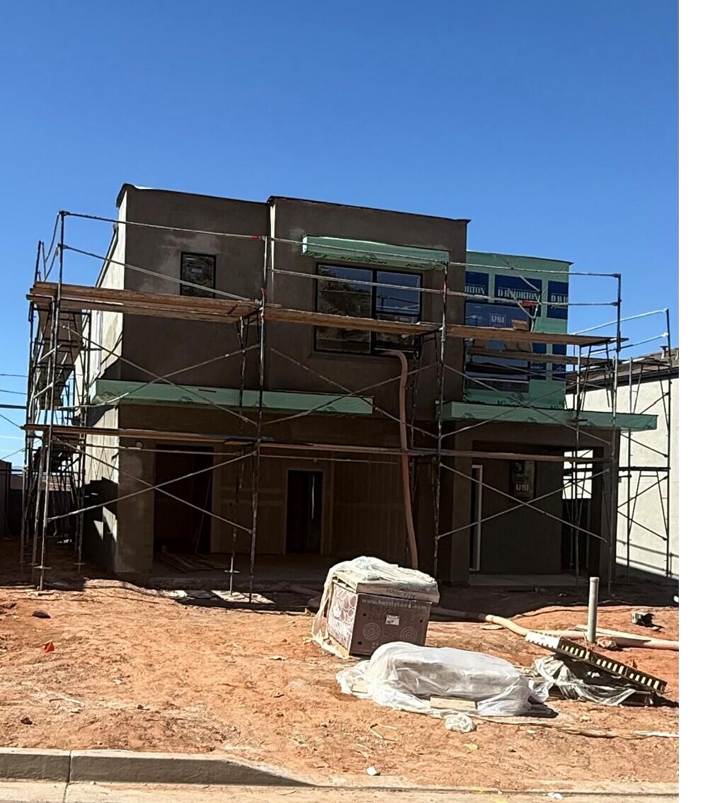 STANDING ROCK EAST AT LONG VALLEY - Residential