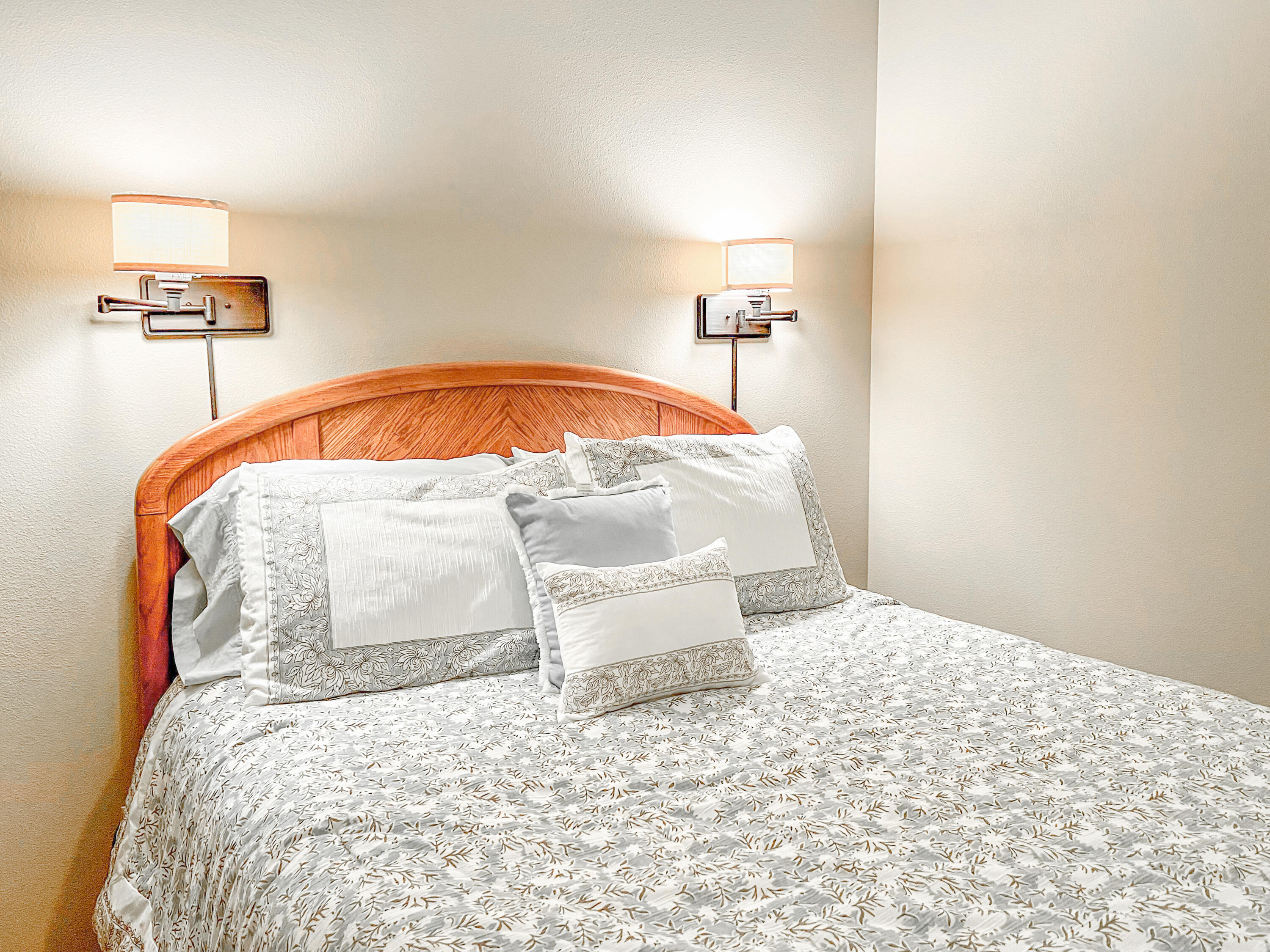 COTTAGES SOUTH - Residential