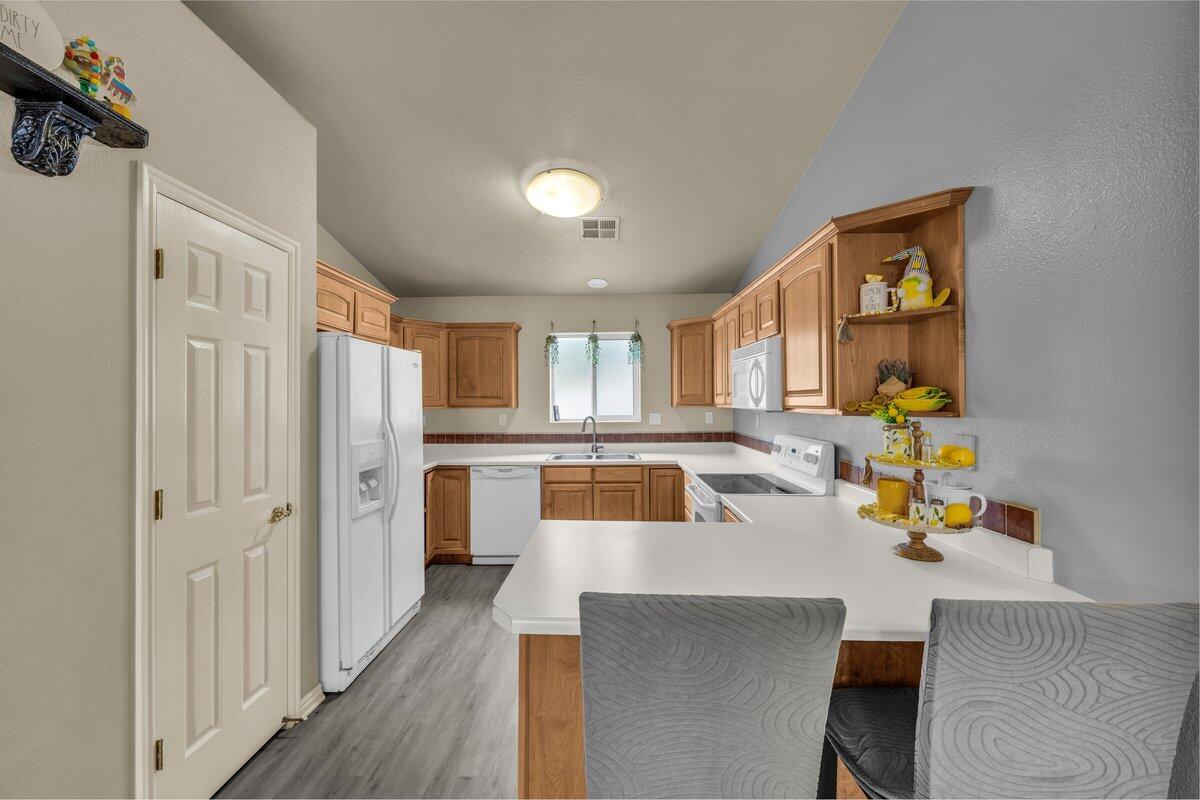 SHADOW CANYON - Residential