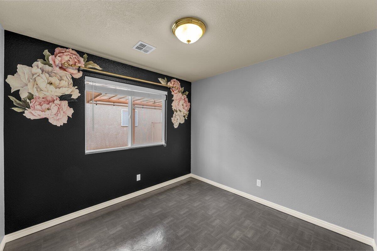 SHADOW CANYON - Residential