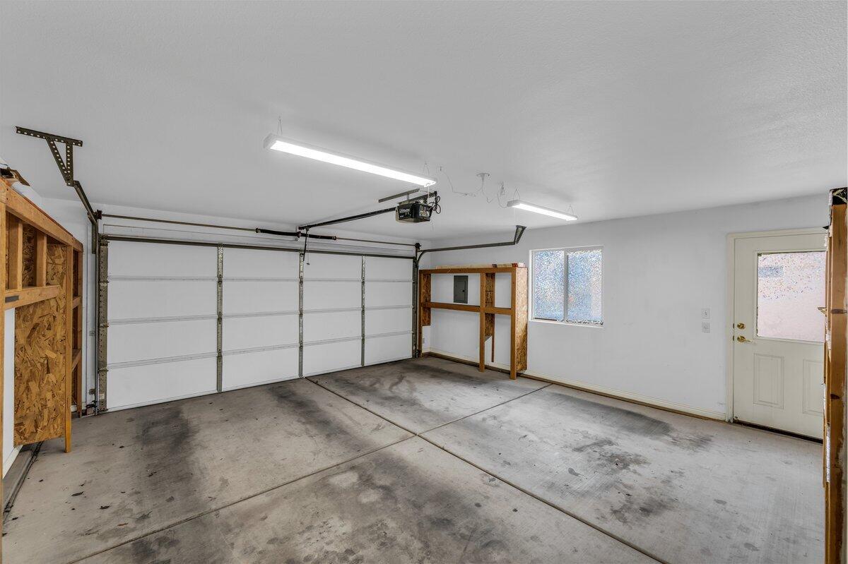 SHADOW CANYON - Residential