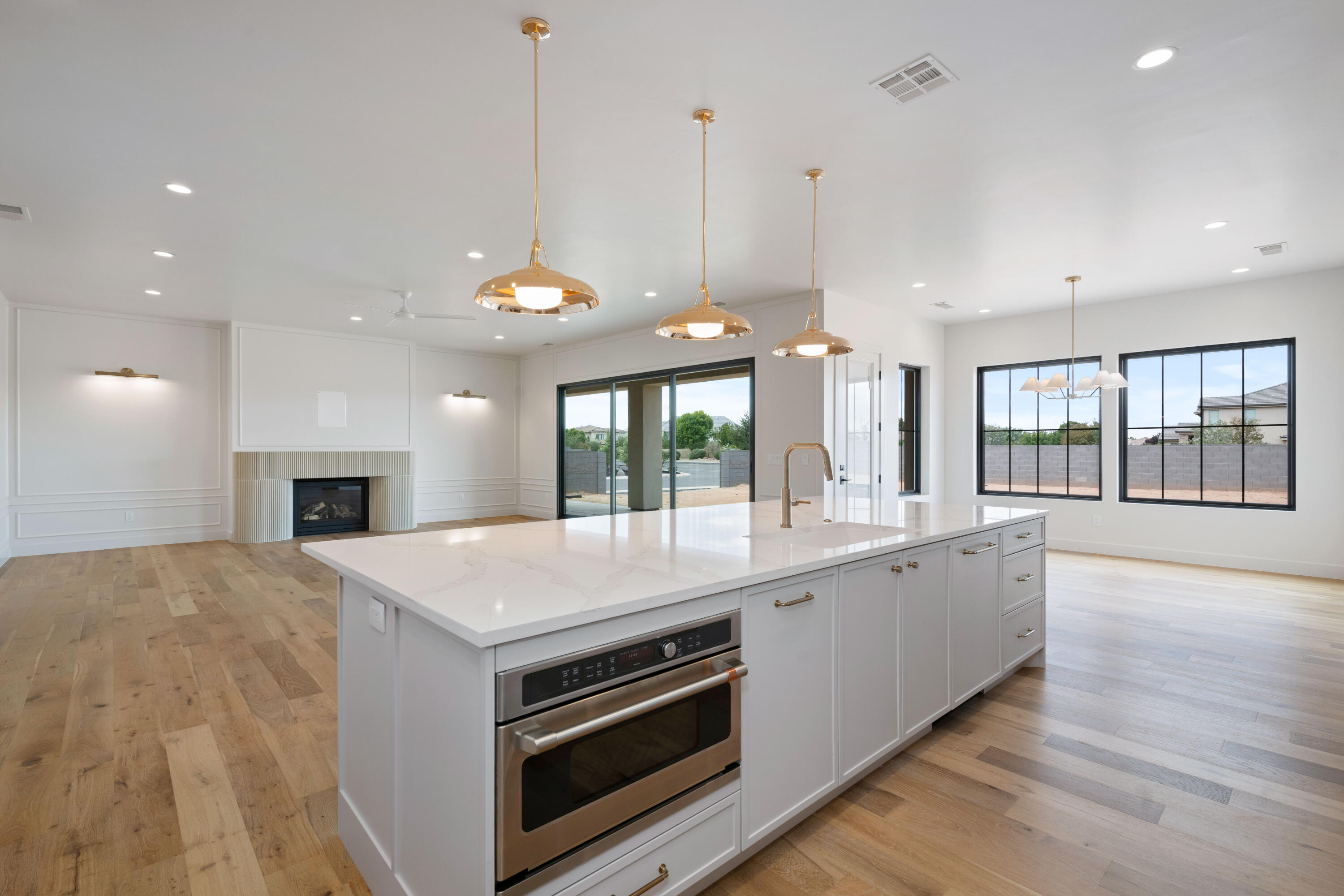 QUEENSRIDGE - Residential