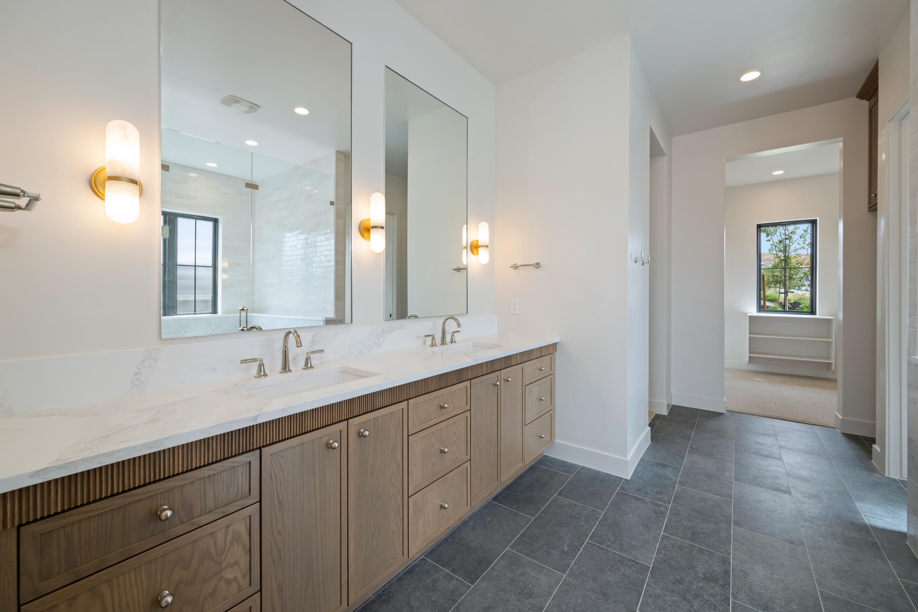 QUEENSRIDGE - Residential