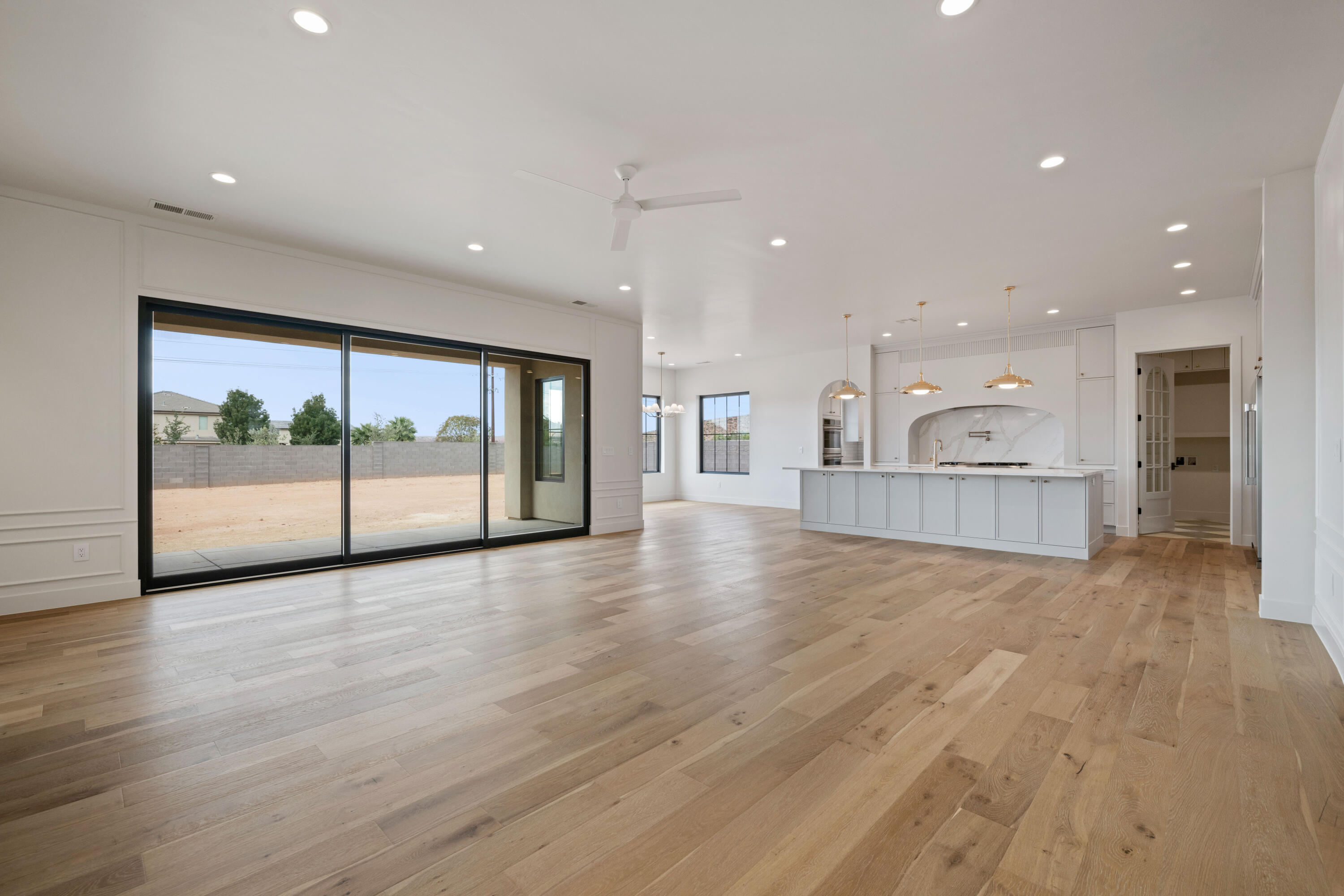 QUEENSRIDGE - Residential