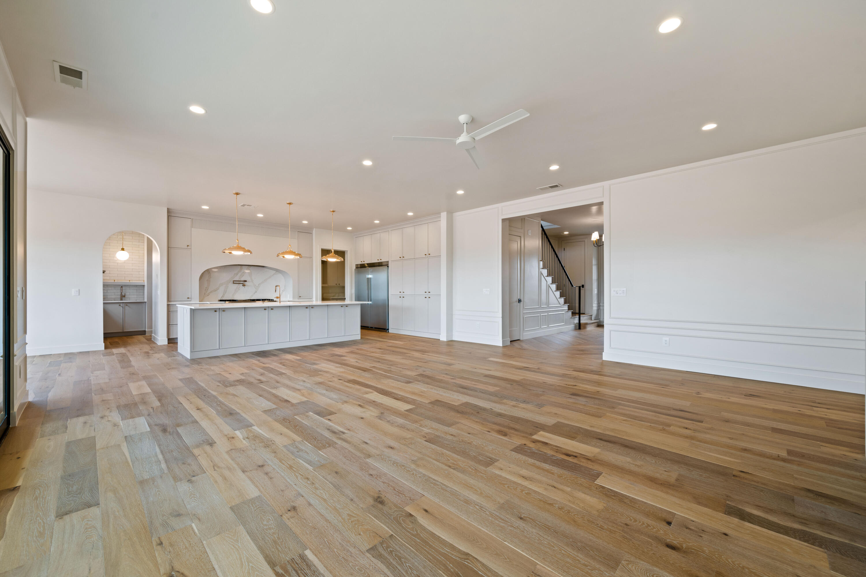 QUEENSRIDGE - Residential