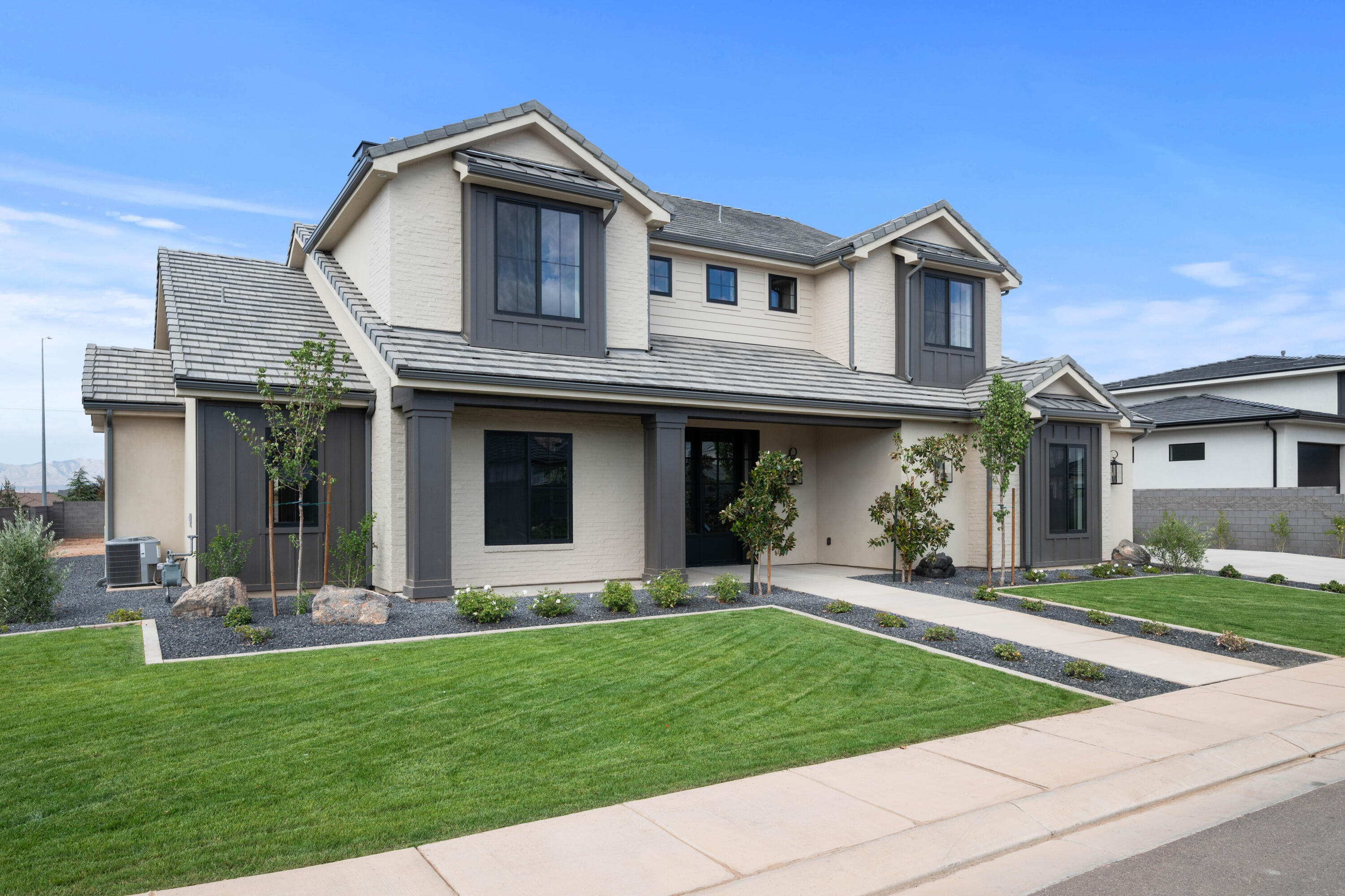 QUEENSRIDGE - Residential