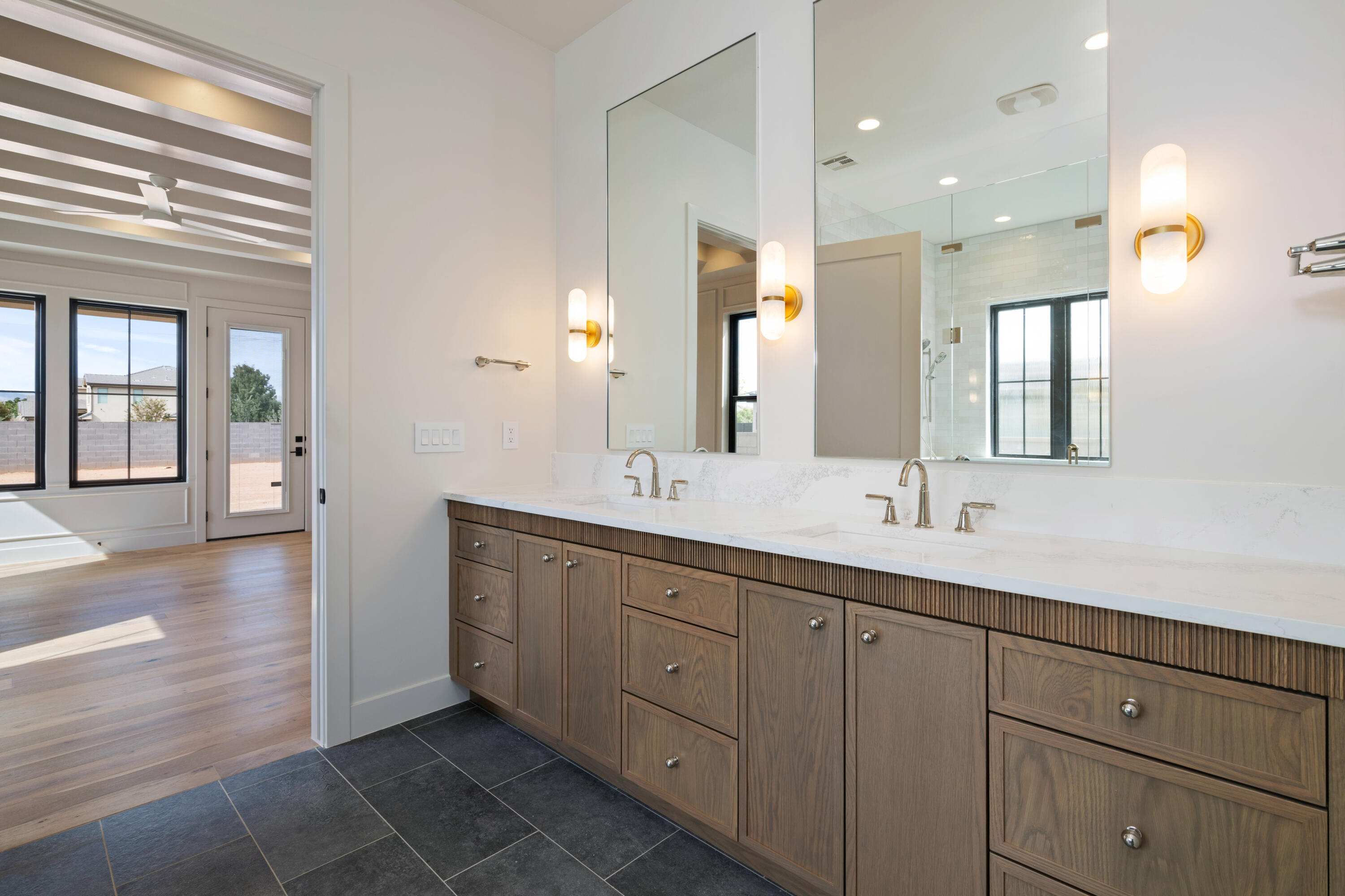 QUEENSRIDGE - Residential