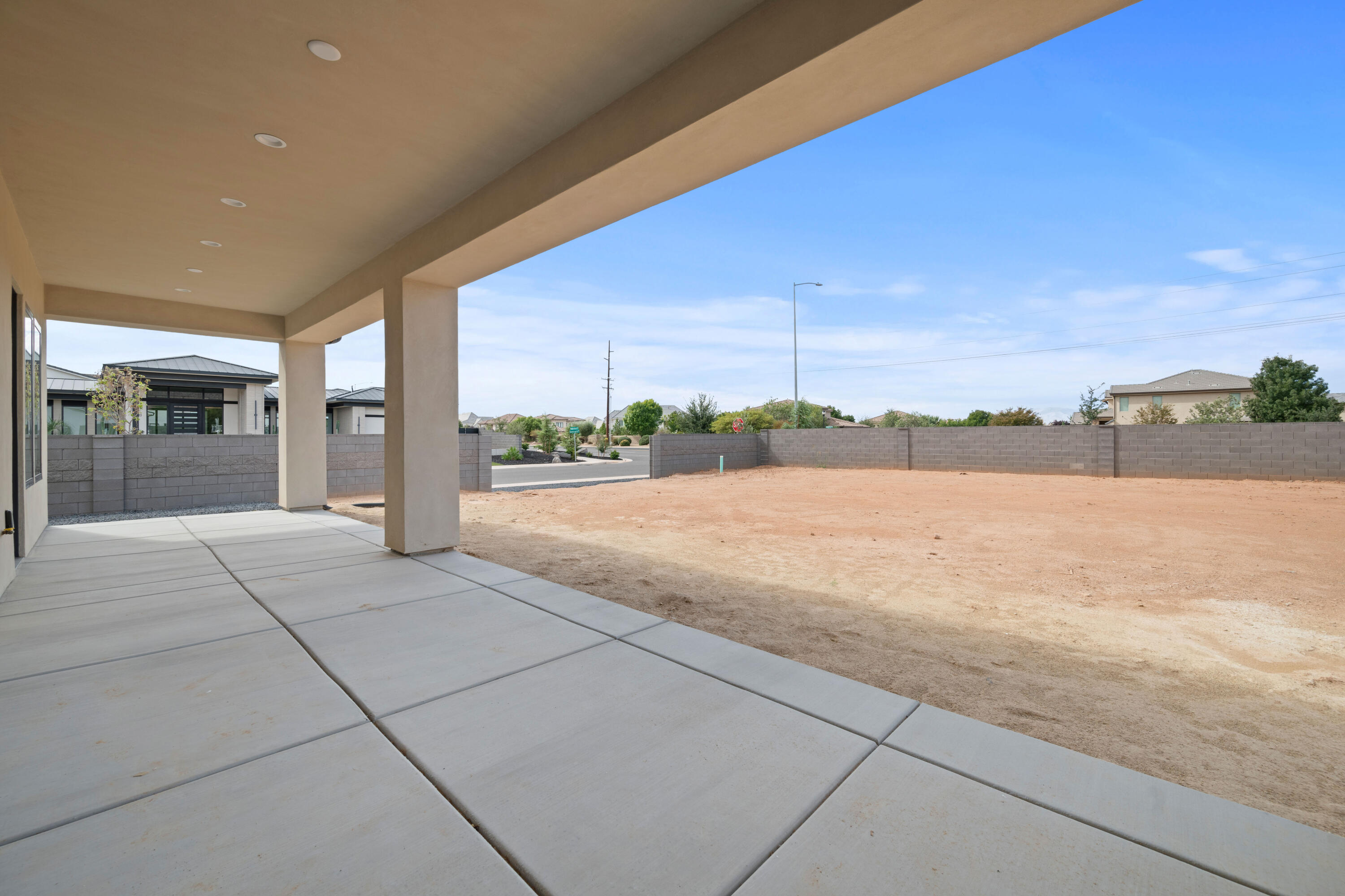 QUEENSRIDGE - Residential