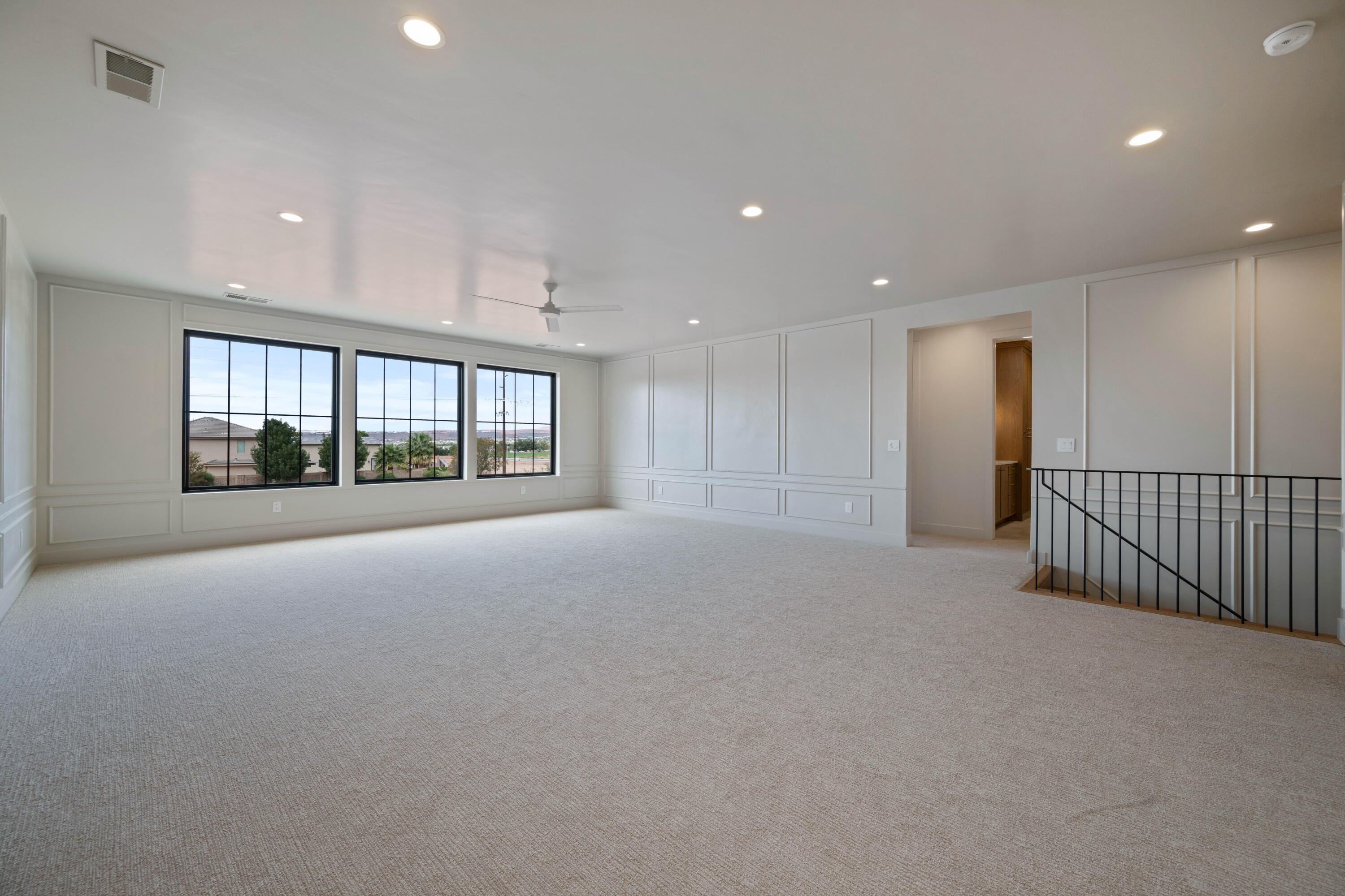 QUEENSRIDGE - Residential