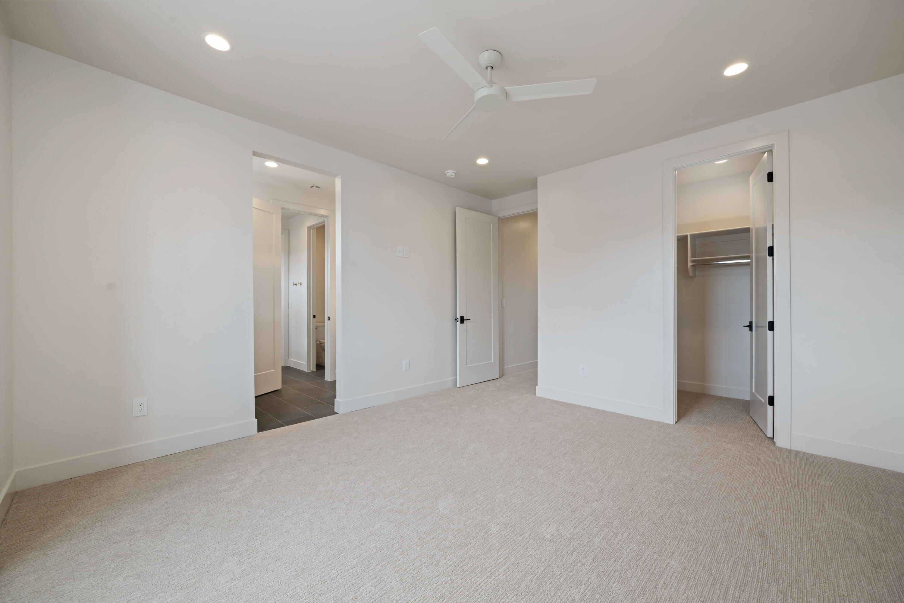 QUEENSRIDGE - Residential