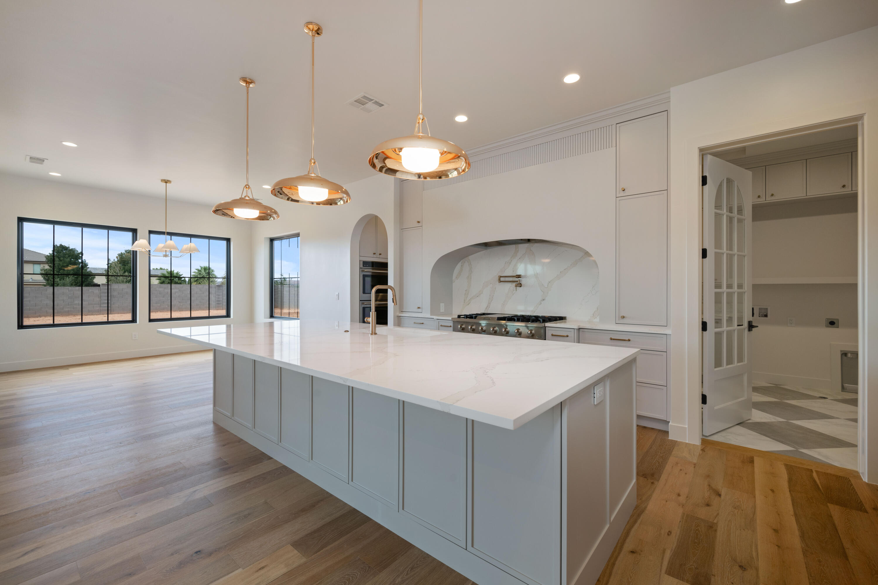 QUEENSRIDGE - Residential