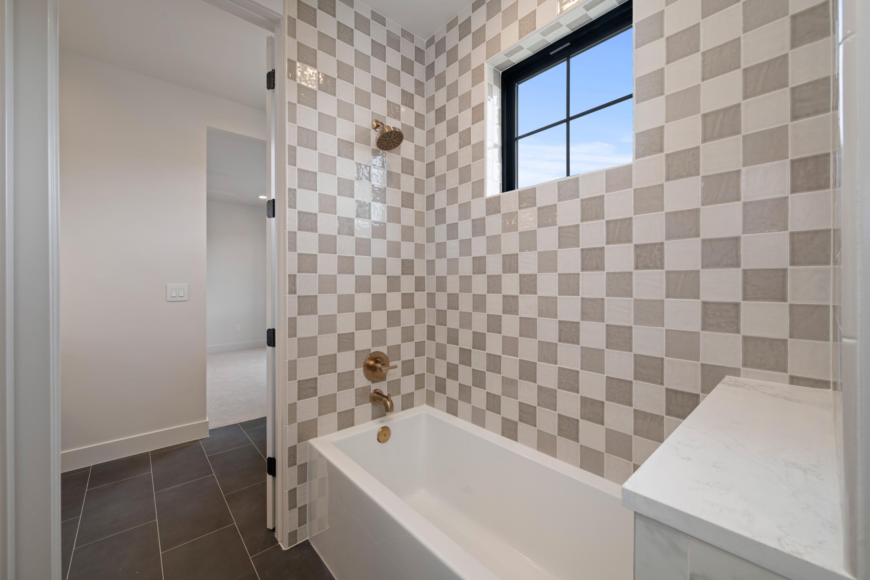 QUEENSRIDGE - Residential