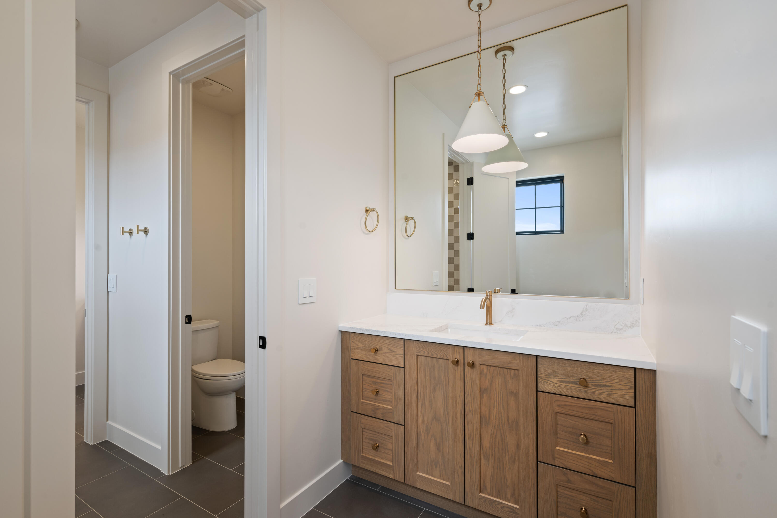 QUEENSRIDGE - Residential