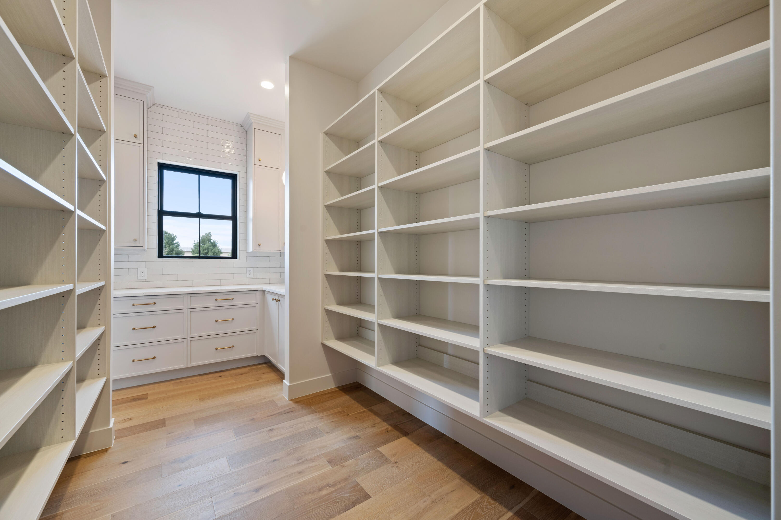 QUEENSRIDGE - Residential