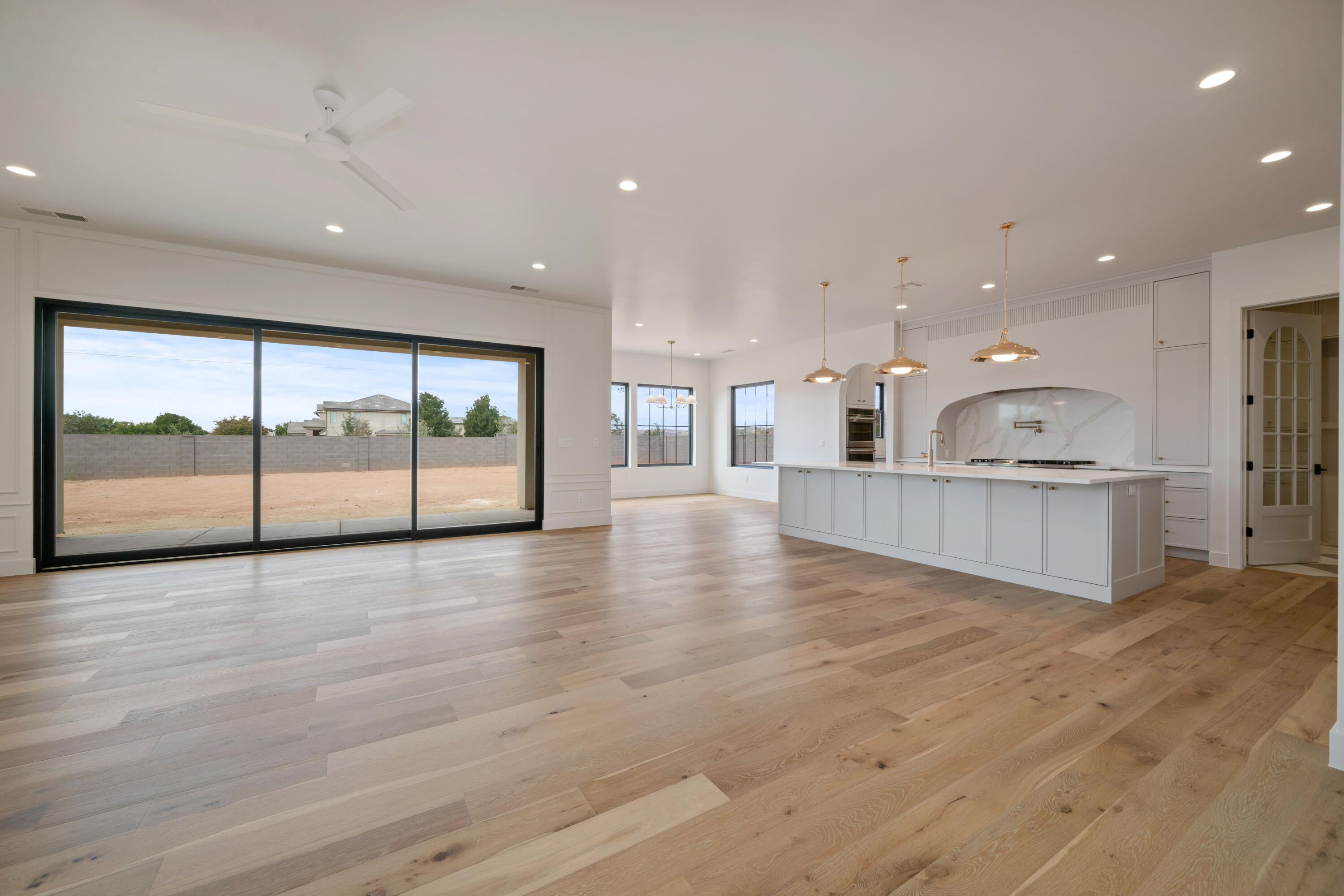 QUEENSRIDGE - Residential