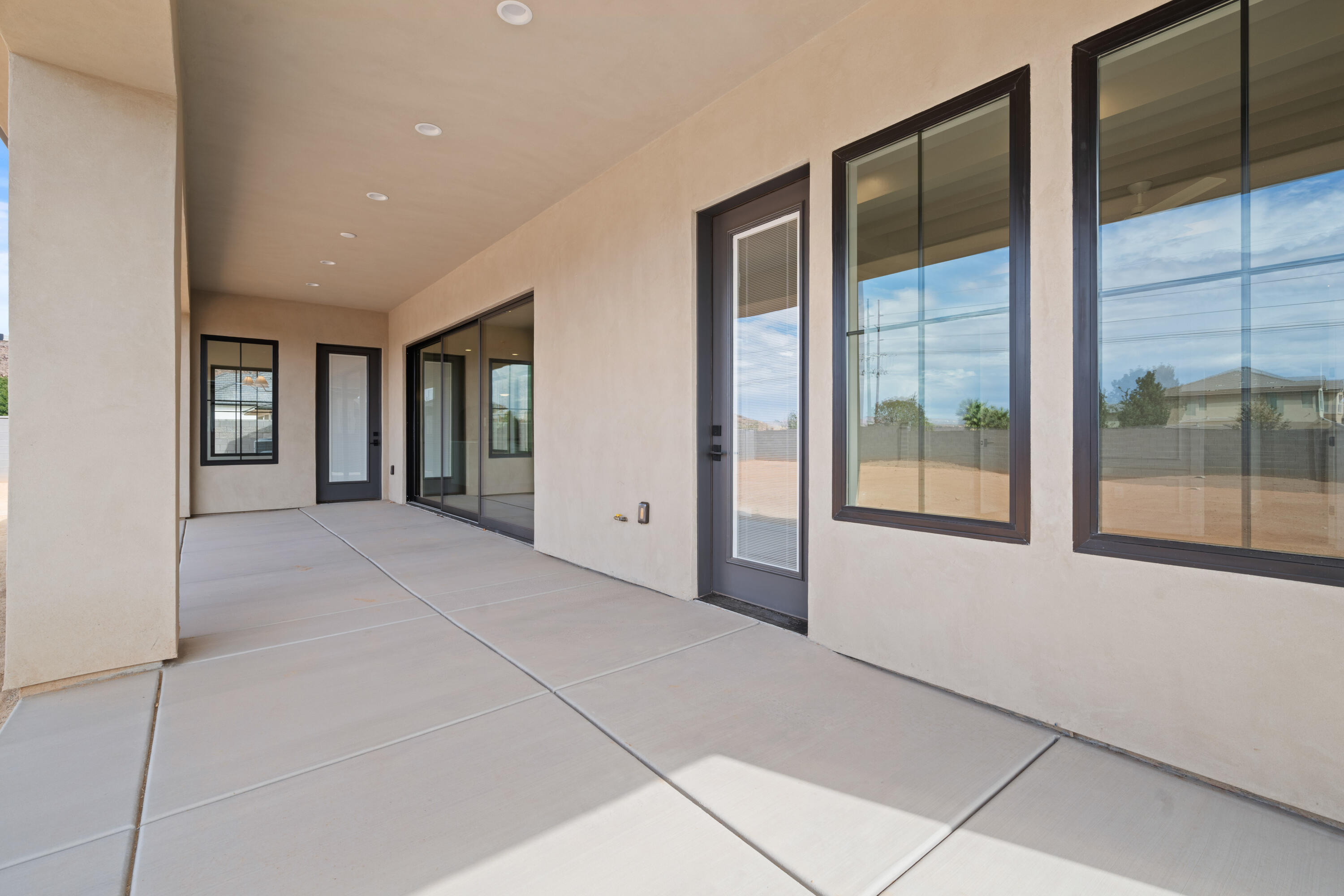 QUEENSRIDGE - Residential