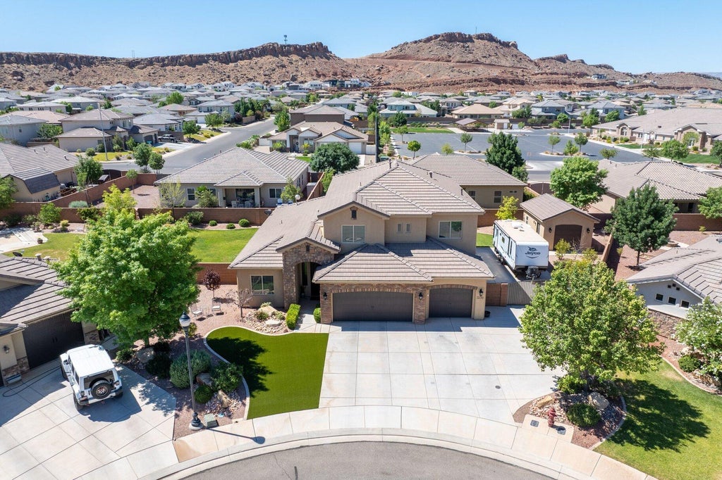 Photo of 3270 S Lauralwood CIR, Saint George, UT 84790 (MLS # 26-273601)