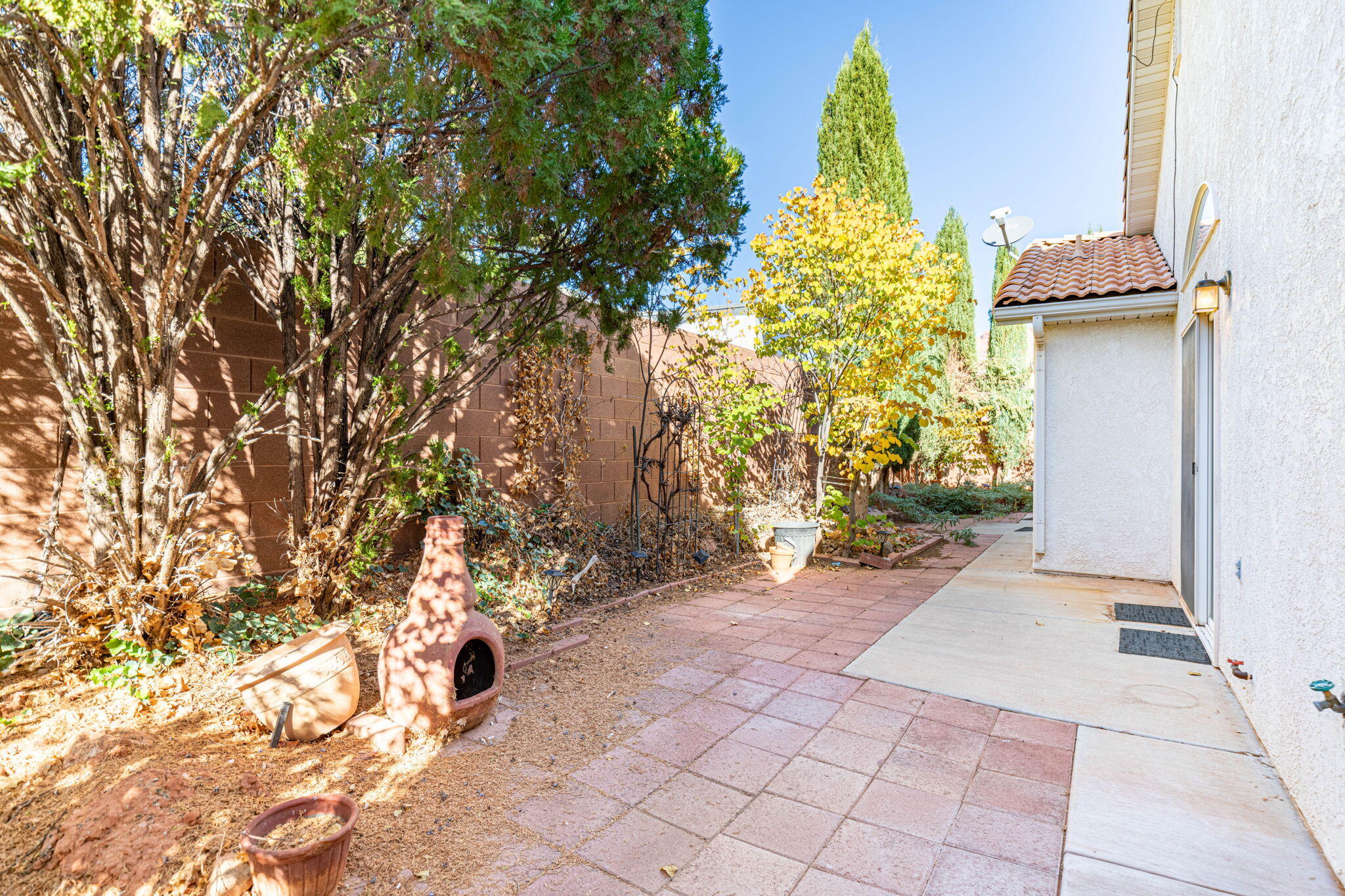 RED MOUNTAIN TOWNHOMES - Residential