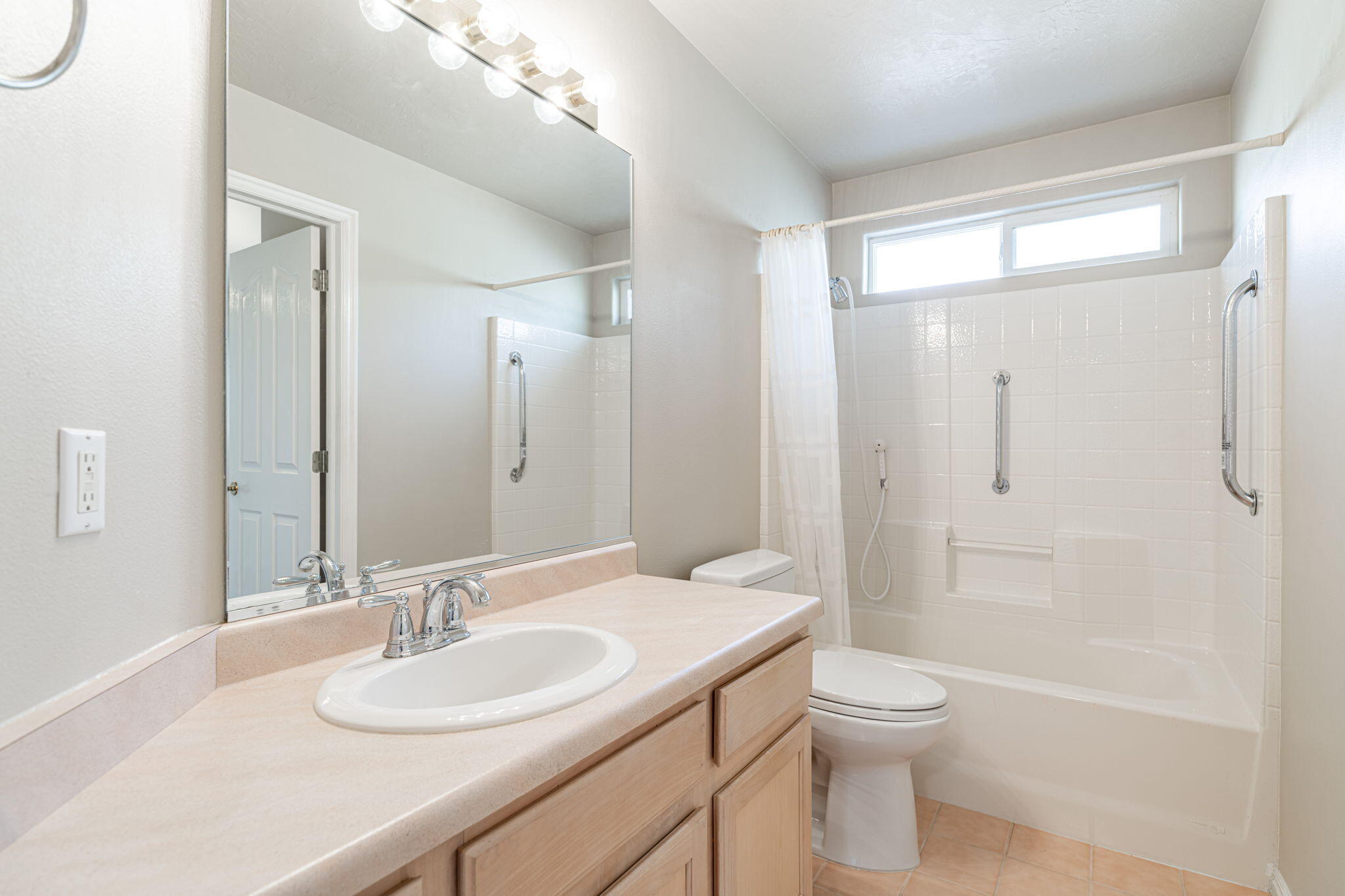 RED MOUNTAIN TOWNHOMES - Residential