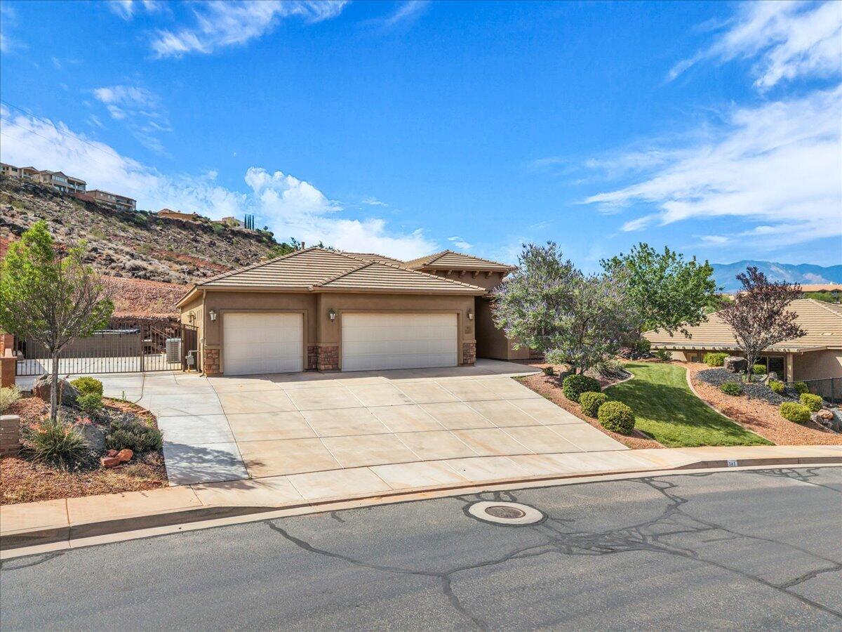 161 N Acantilado DR