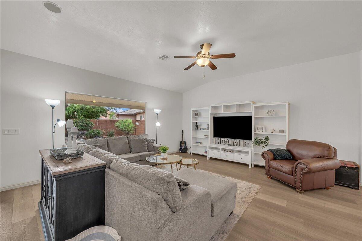 161 N Acantilado DR
