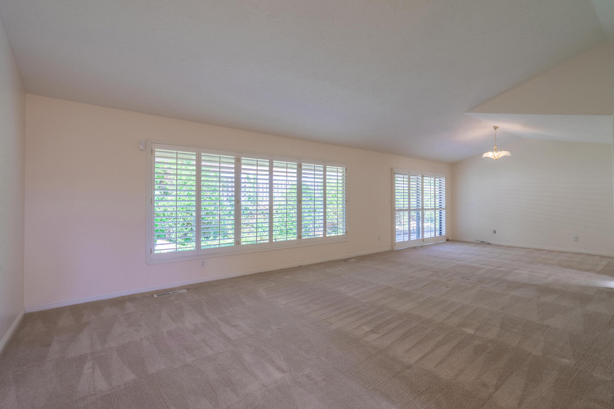 BLOOMINGTON COUNTRY CLUB - Residential