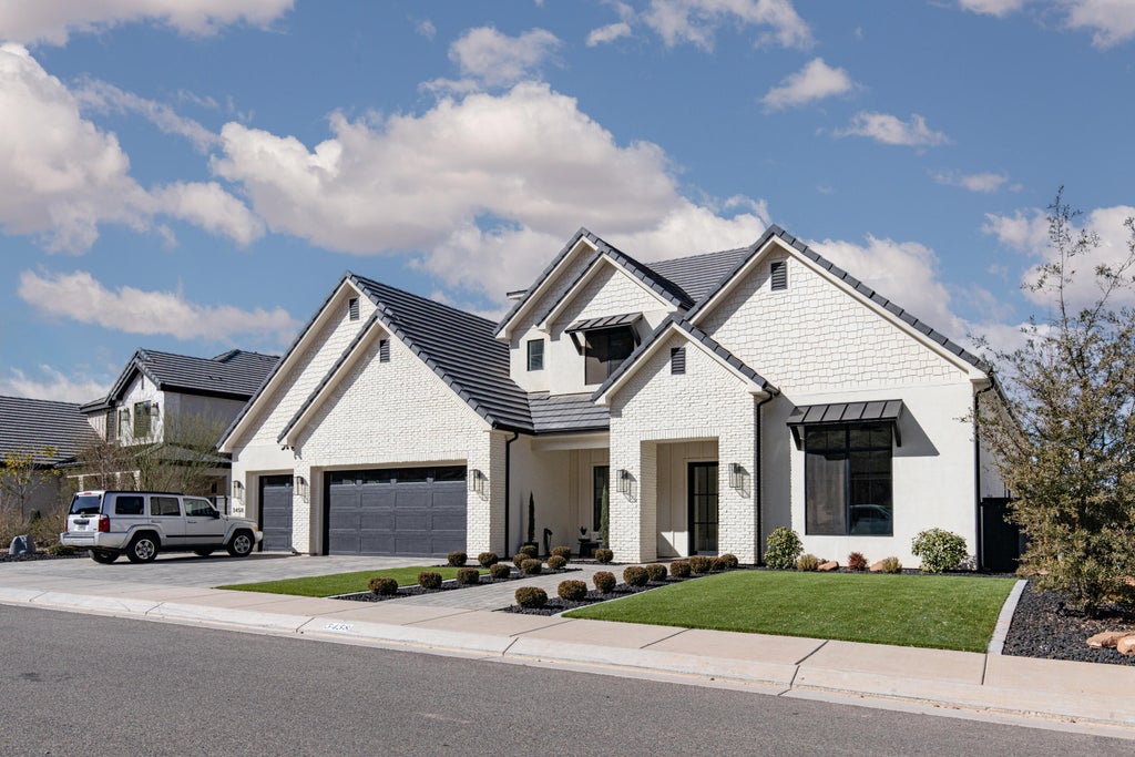 Photo of 3458 S Walnut Canyon DR, Saint George, UT 84790 (MLS # 26-275830)