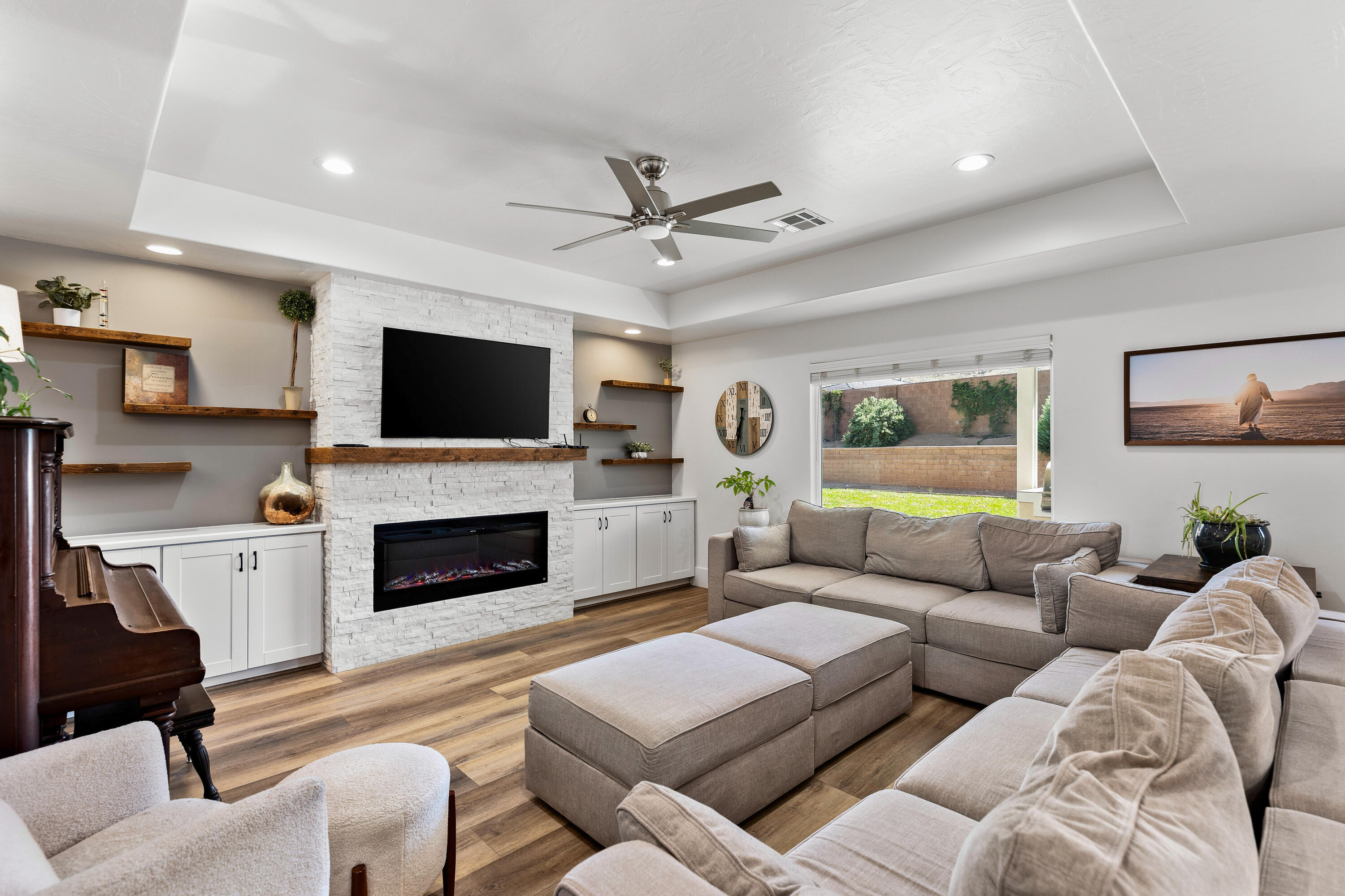 DESERT VALLEY - Residential