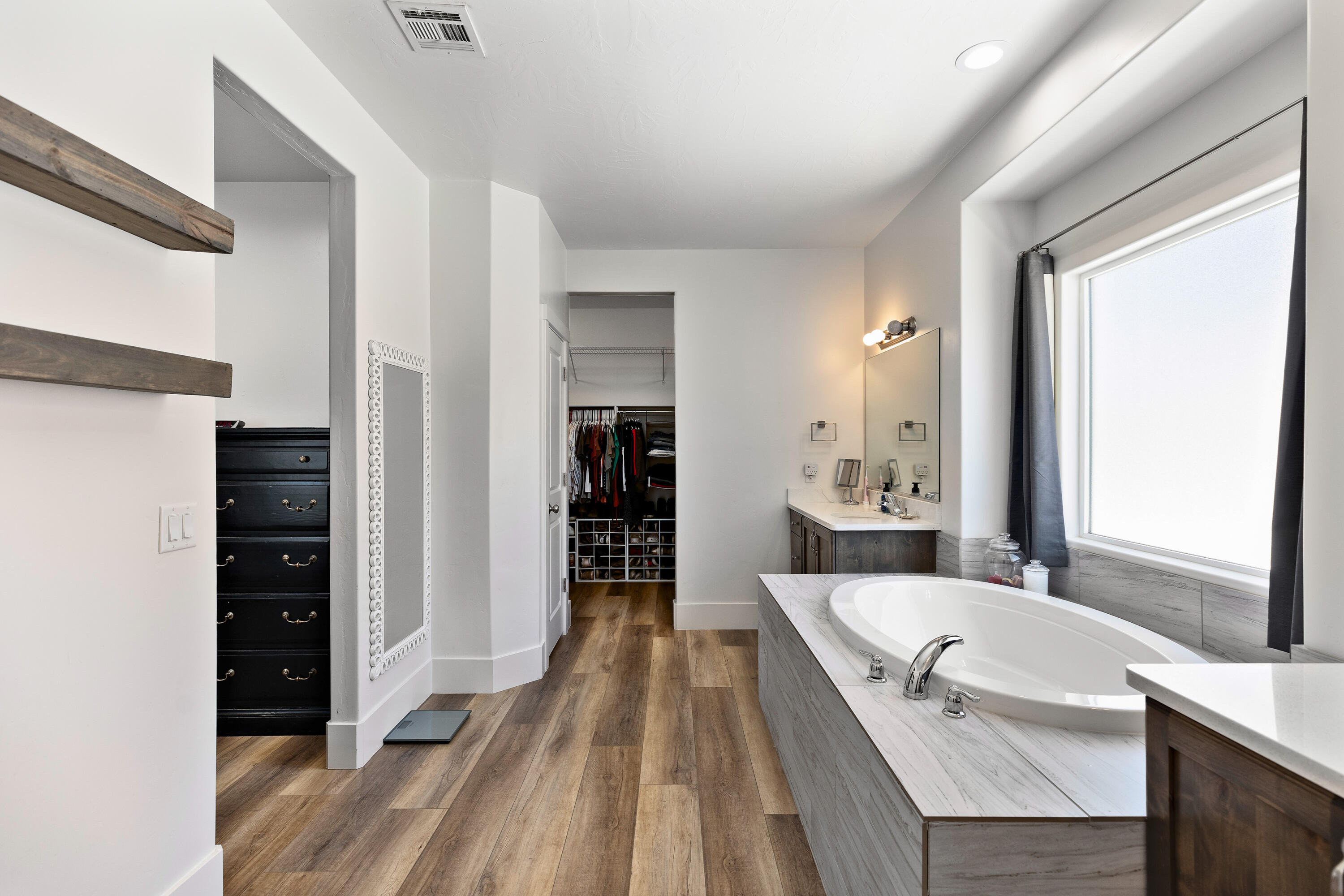 DESERT VALLEY - Residential