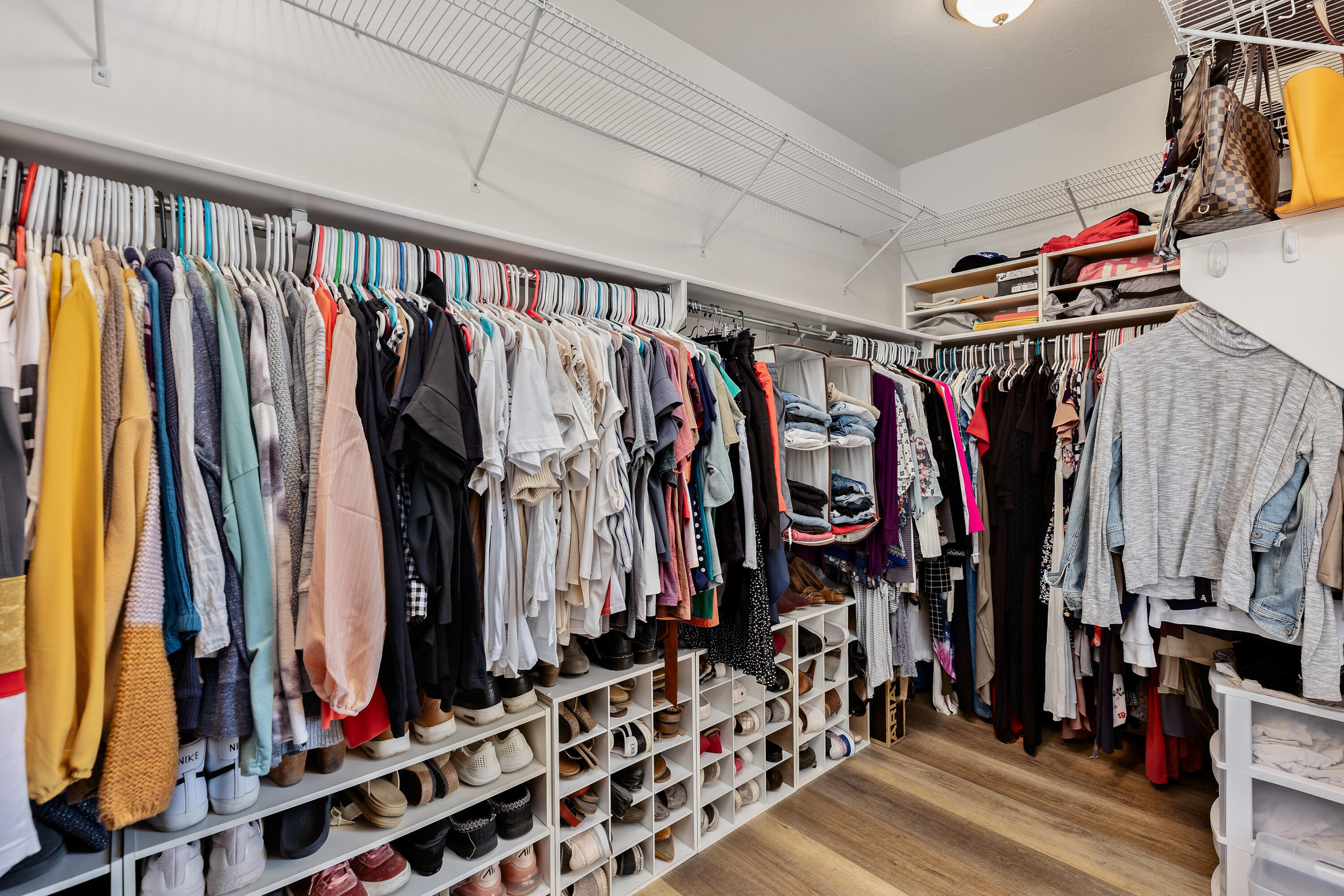 DESERT VALLEY - Residential