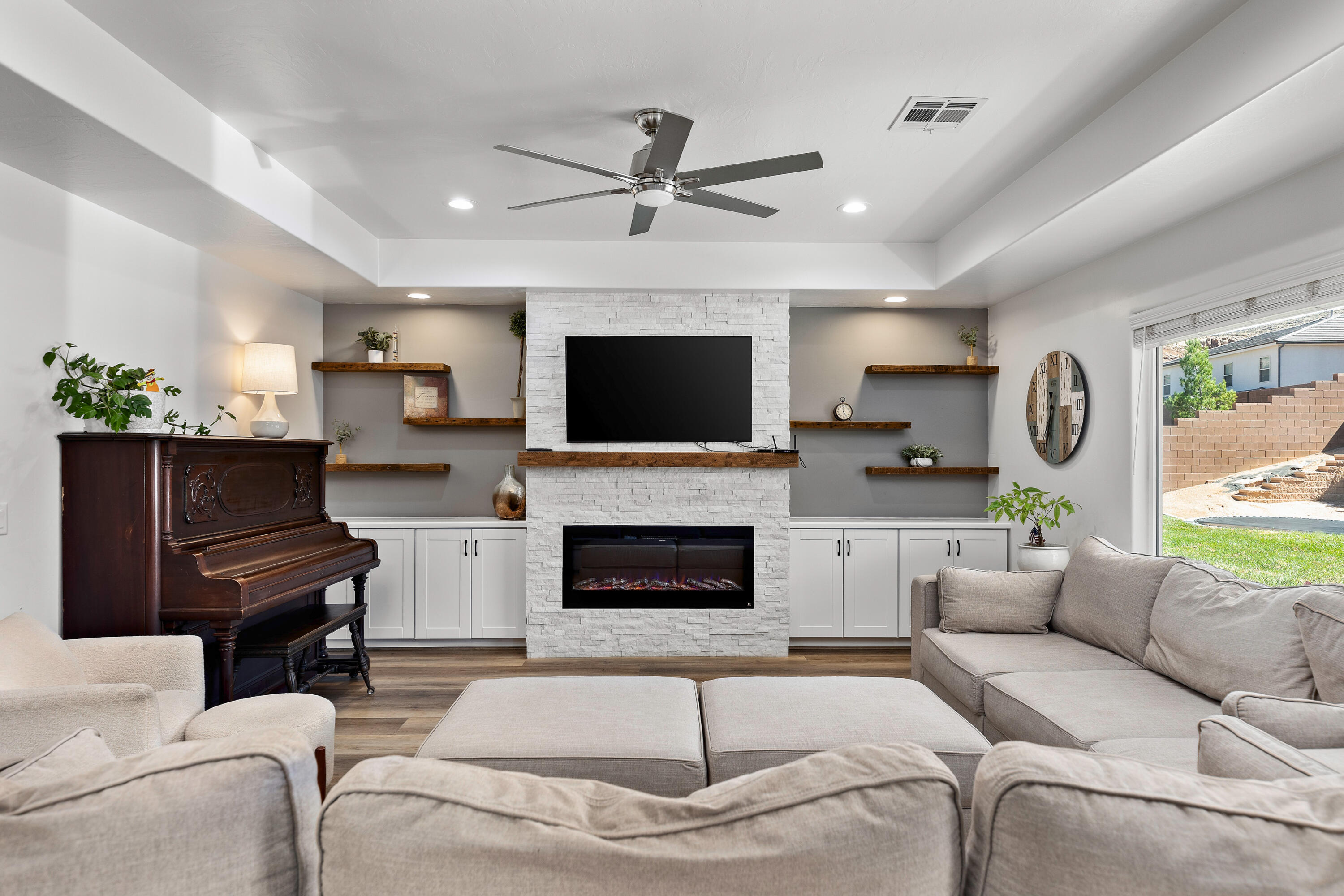 DESERT VALLEY - Residential