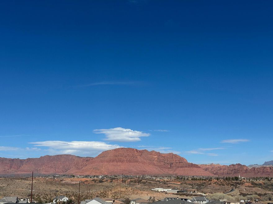 Bring your own builder and build your dream home.This near half acre lot is in the last phase at the Hills of Santa Clara. This luxury lot has NO HOA. Feel secure in building your dream home because the design and style in this neighborhood is protected by the Architectural Review Board. Buyer to verify all information.