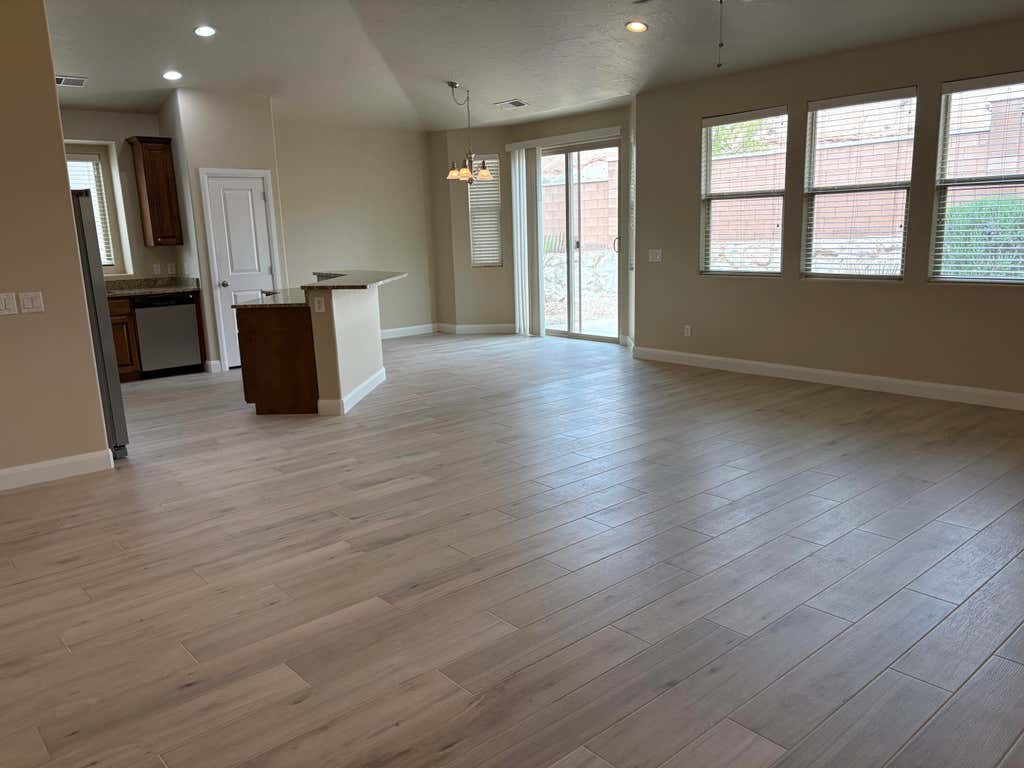 Photo of 347 E Munich DR, Saint George, UT 84790 (MLS # 26-275172)