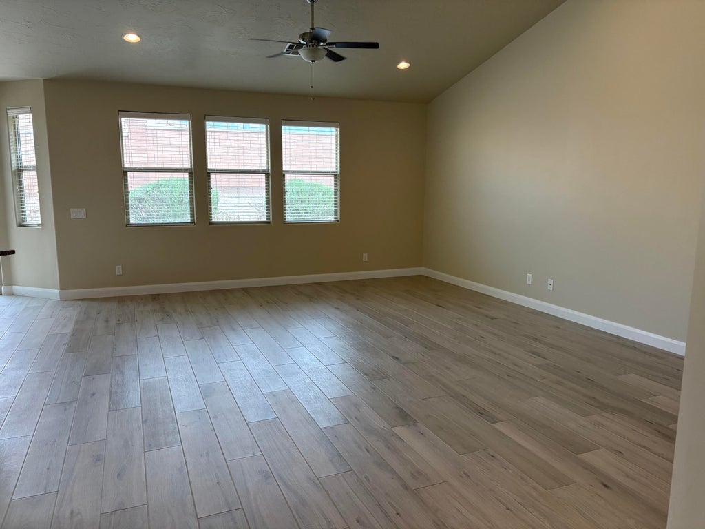 Photo of 347 E Munich DR, Saint George, UT 84790 (MLS # 26-275172)